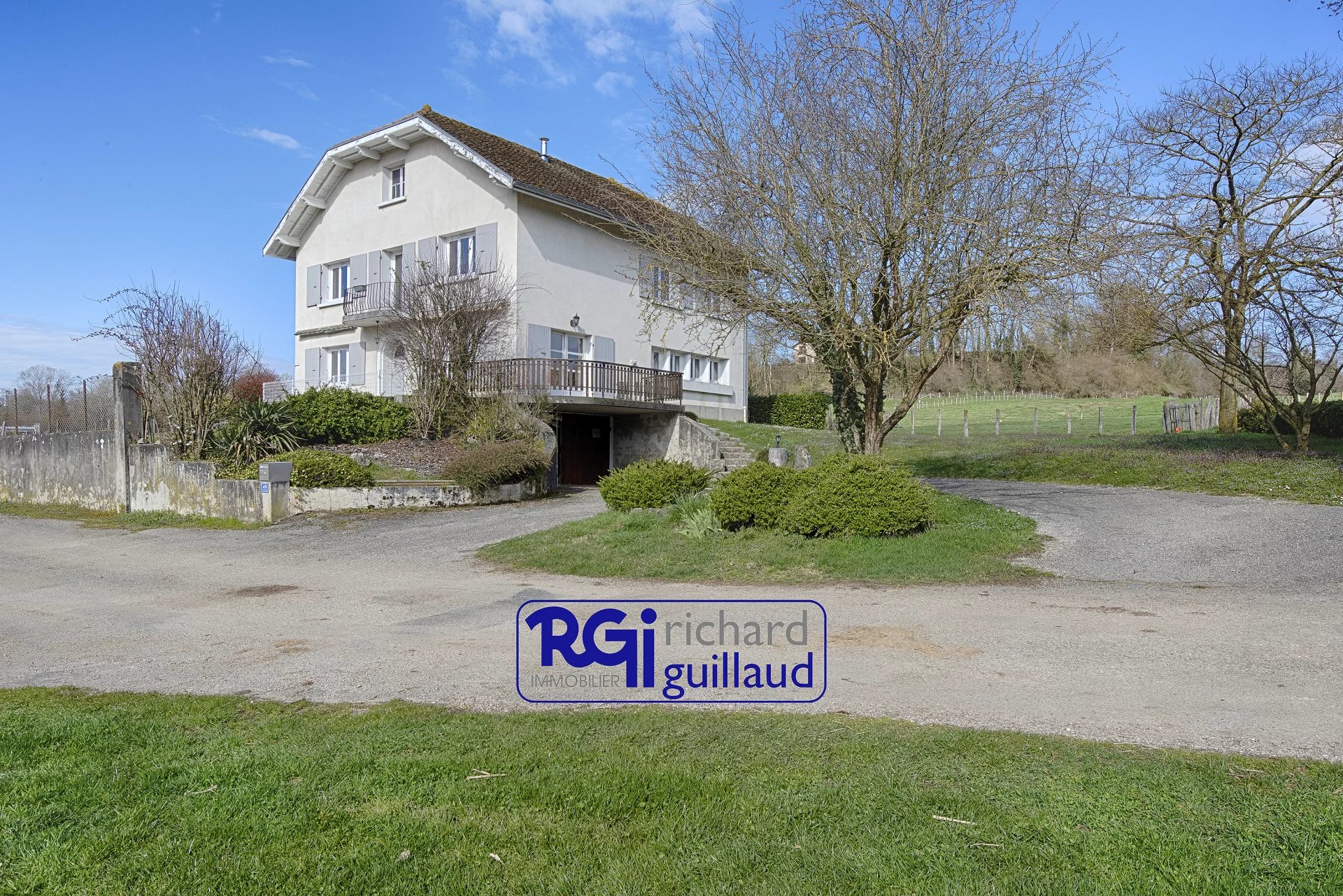 Maison 7 pièces - 5 chambres à la campagne