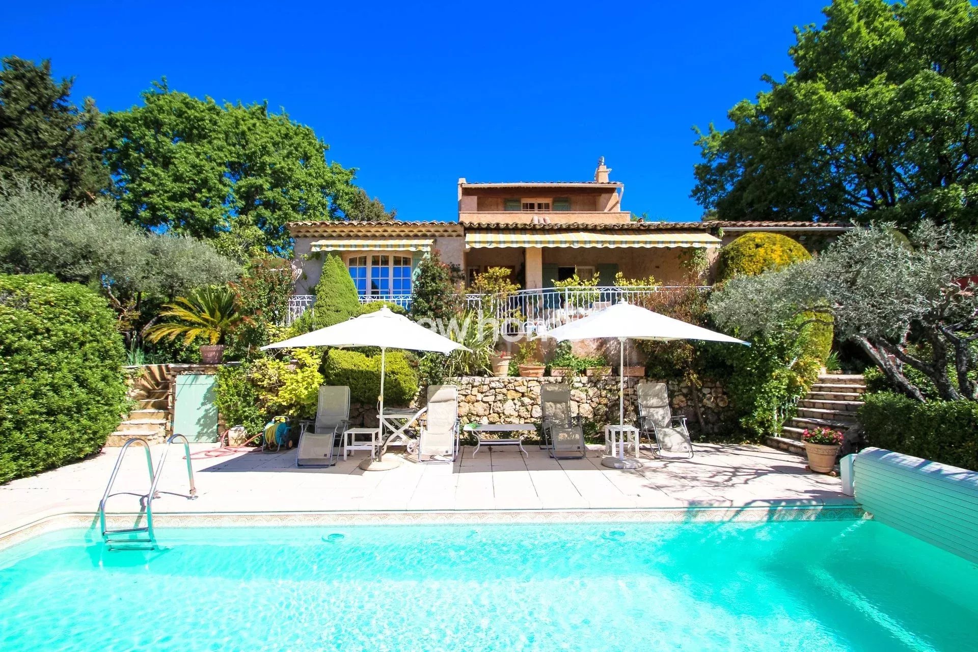 Charmante villa avec piscine chauffée proche du village de Flayosc