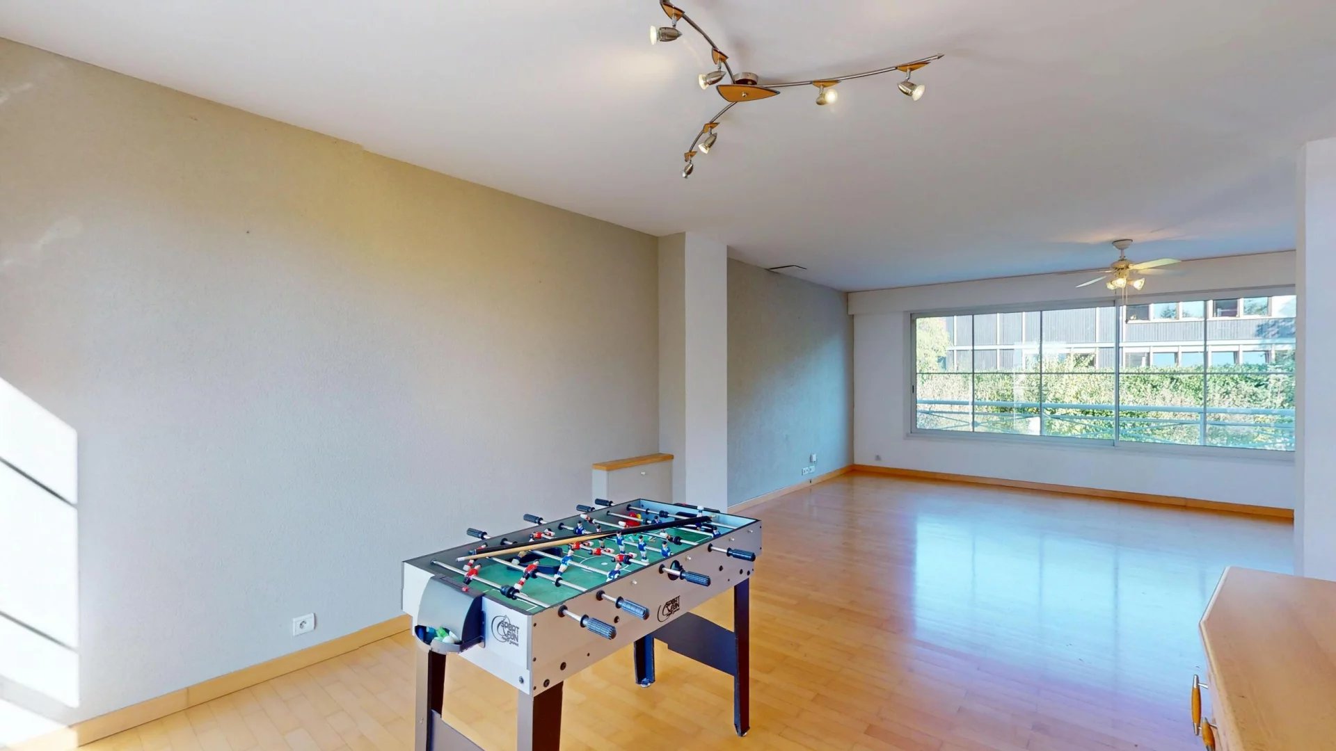 Villa 3 chambres, 3 SdB, jardin, dans résidence piscine - prox. Genève