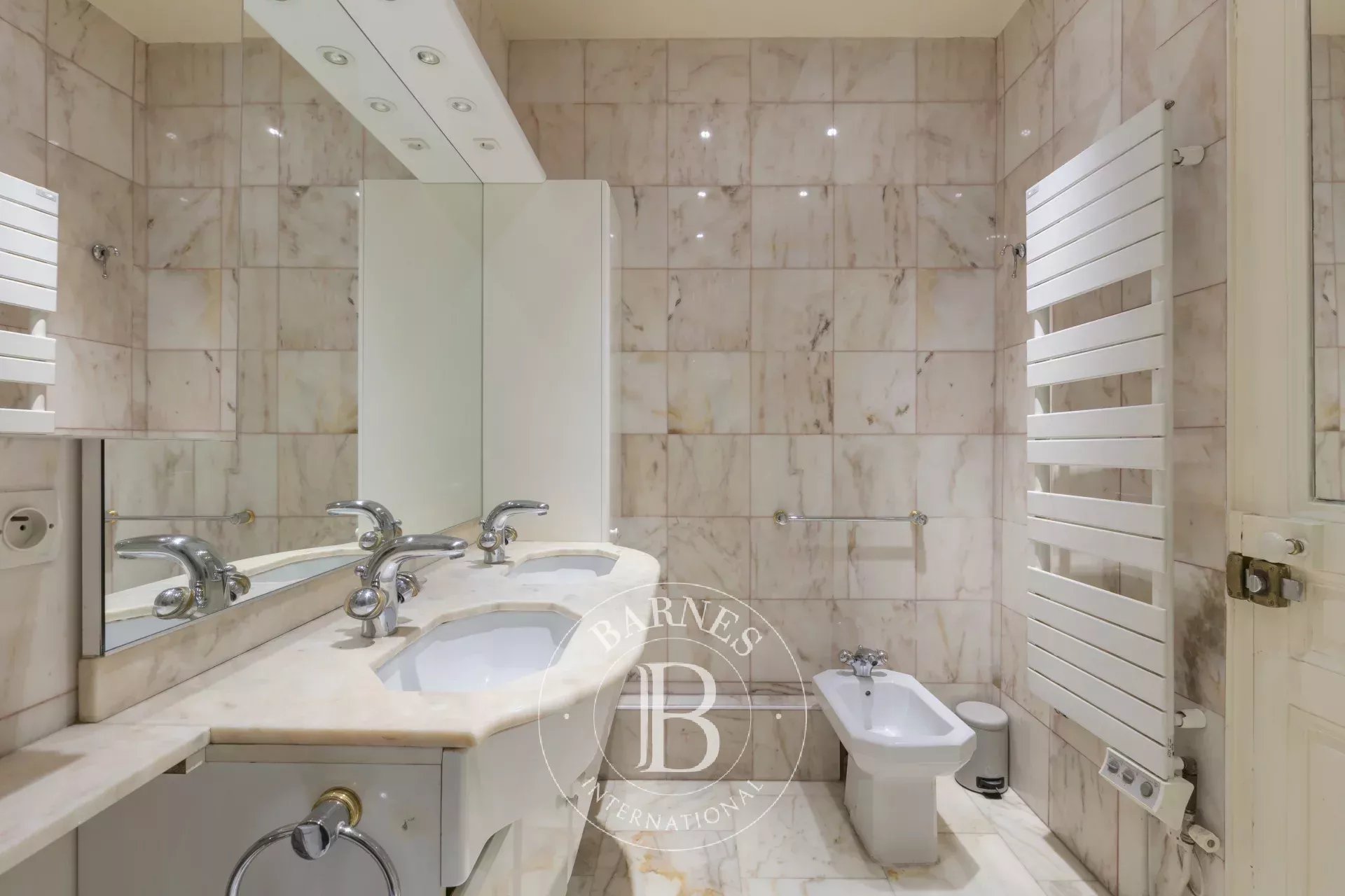 Daire Paris 8ème - picture 13