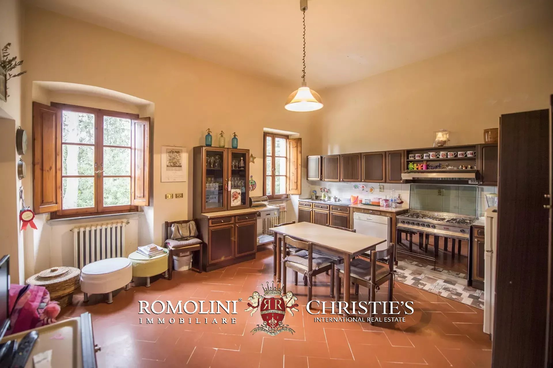 6 Bedroom Villa/Townhouse's Image 36