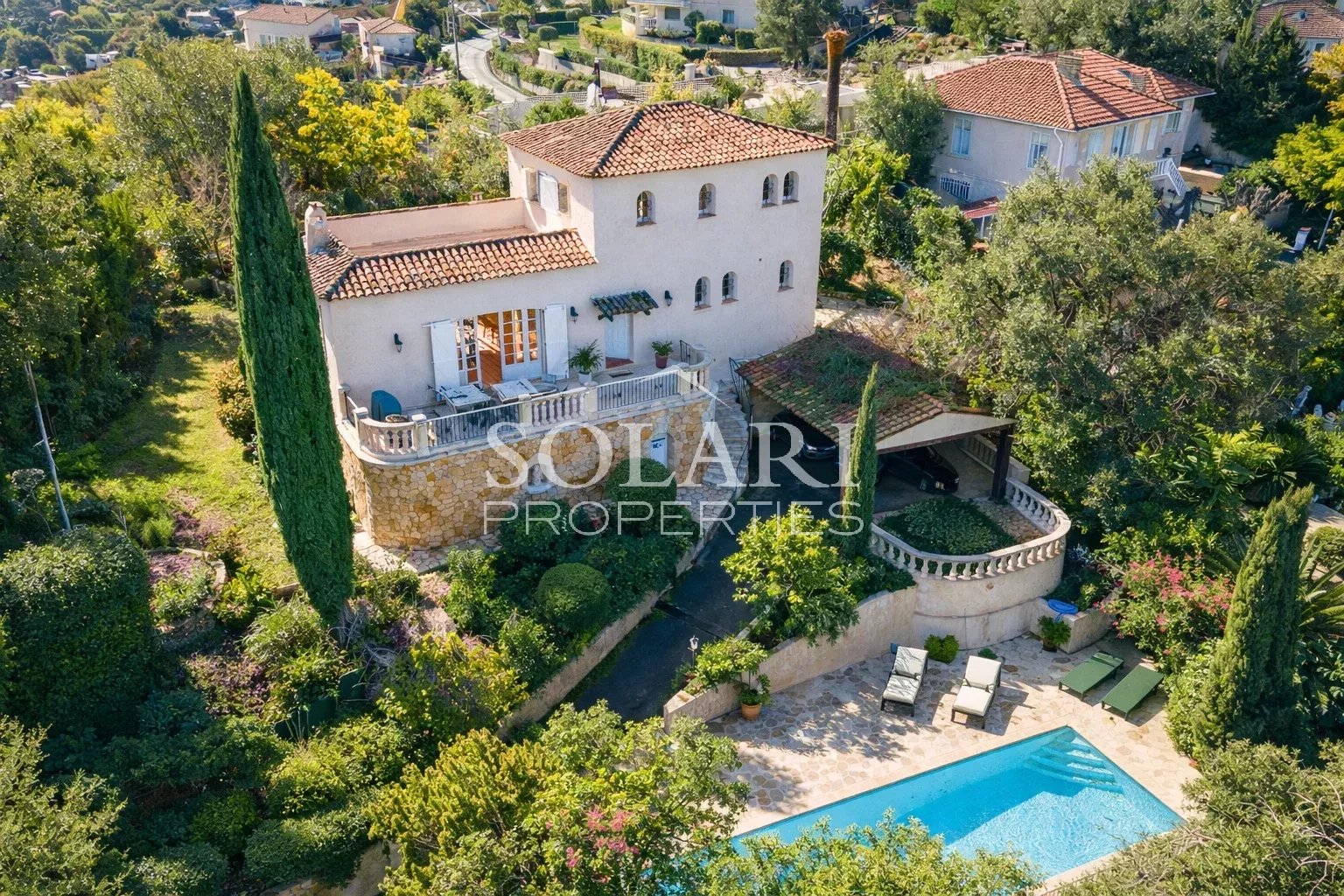 Villa avec piscine à Mandelieu au calme