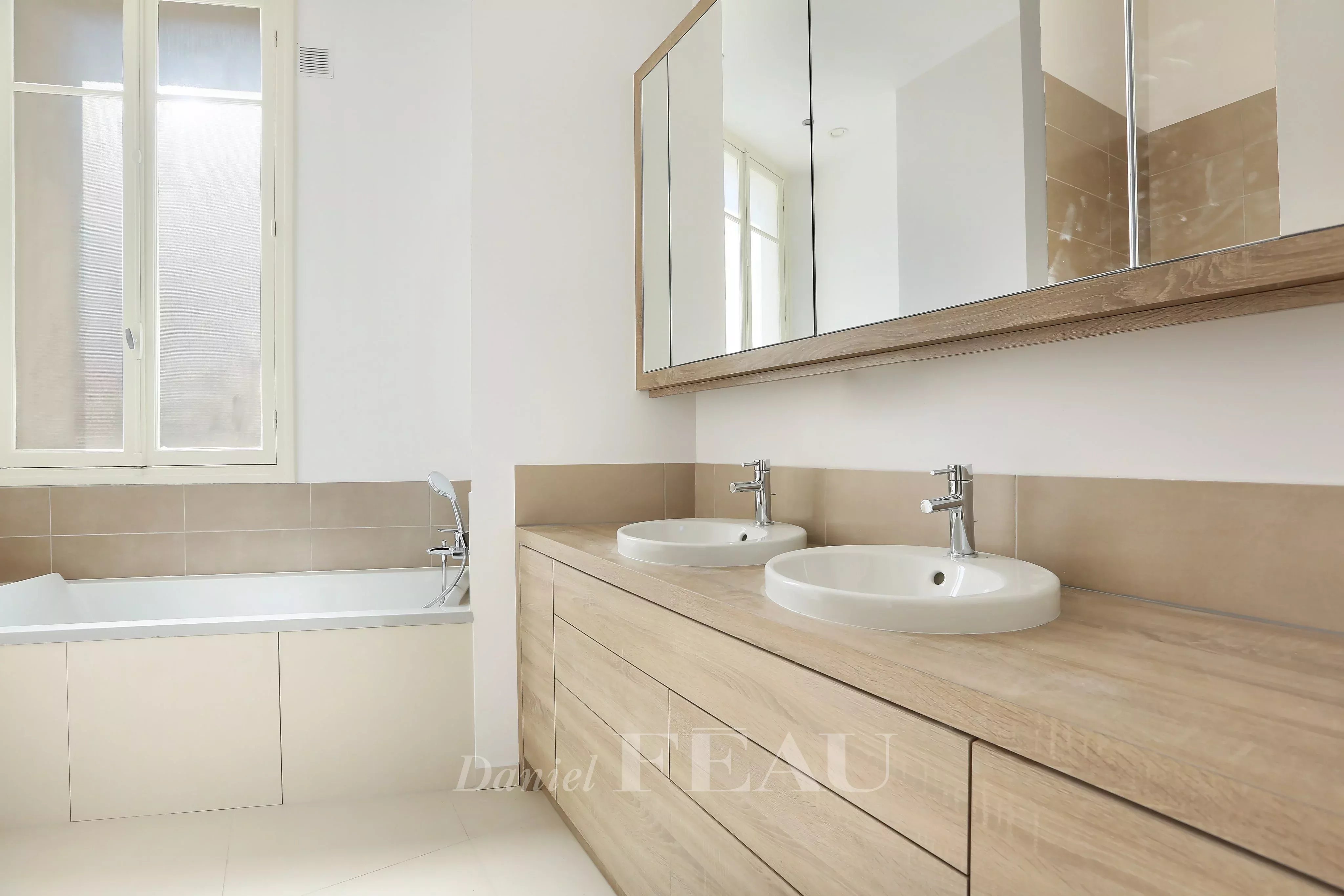 Location Appartement Paris 8ème