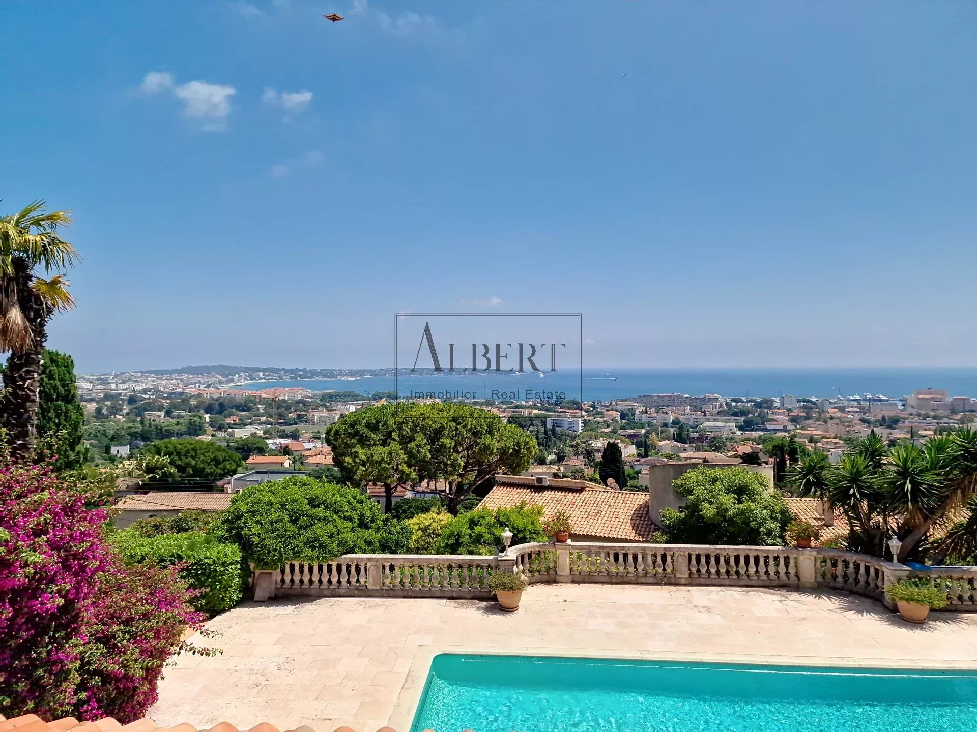 VILLA - GOLF JUAN -  VUE MER PANORAMIQUE