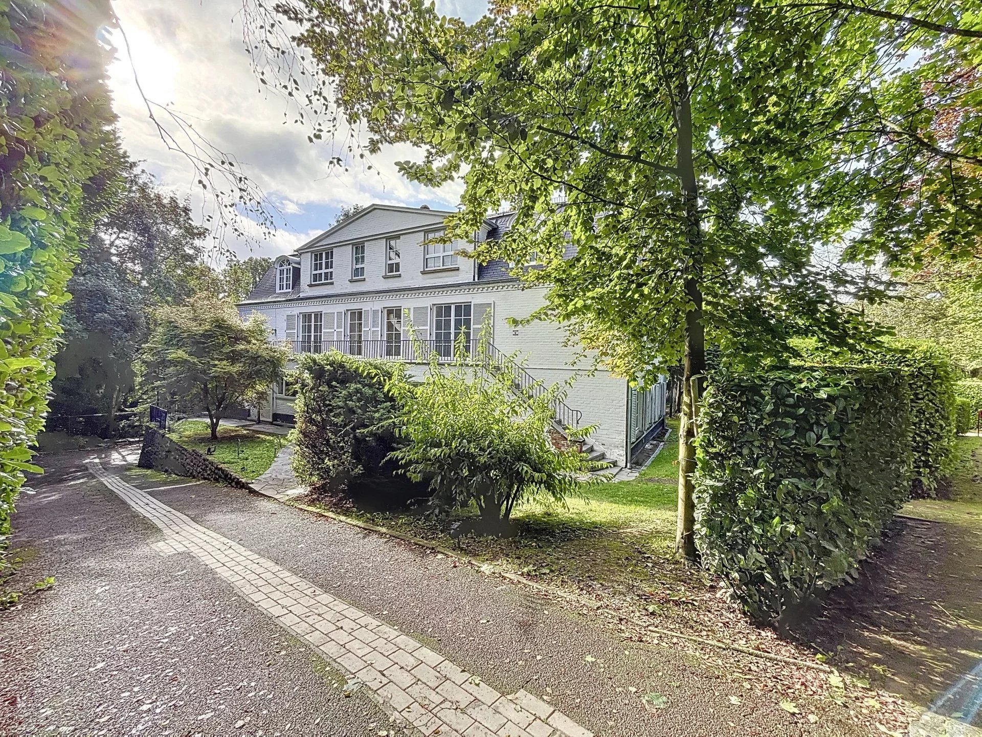 Uccle - Bright 3-bedroom apartment with terrace in a quiet, green setting