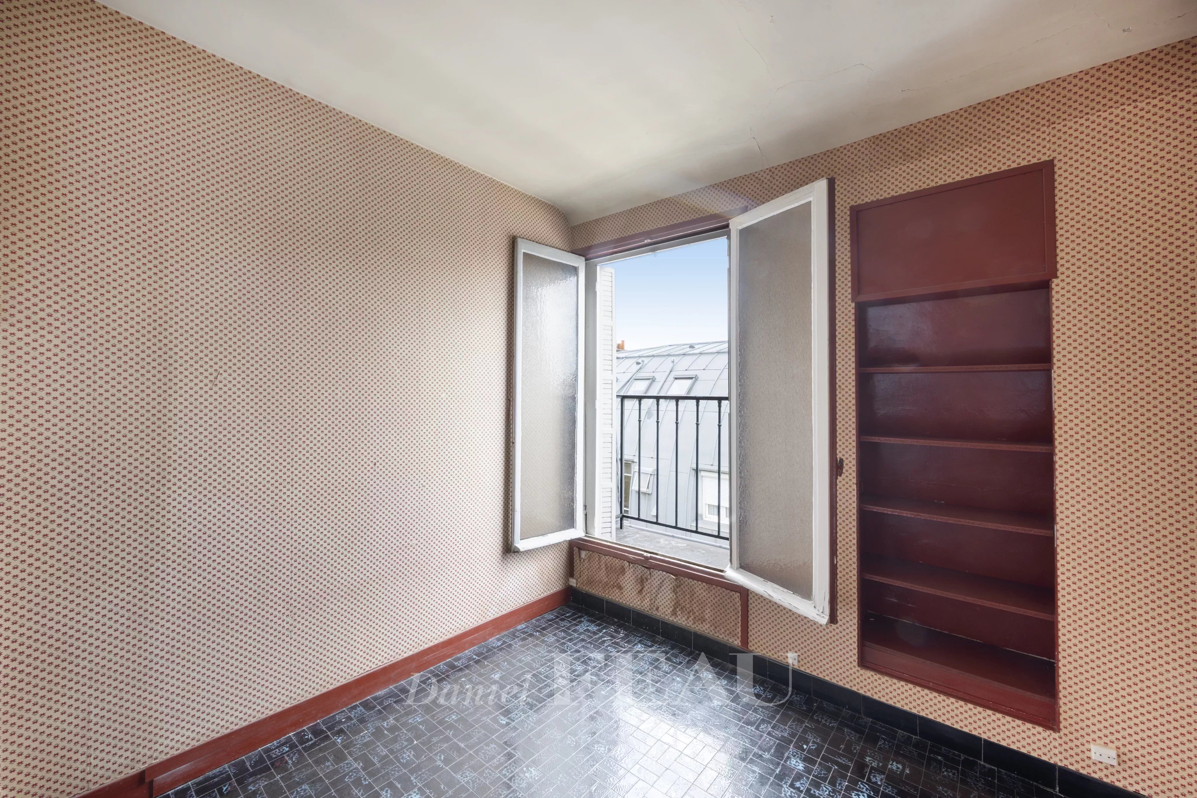 Sale Apartment Paris 11th