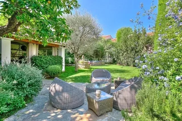 Photo of HOUSE FOR SALE IN MOUGINS VILLAGE