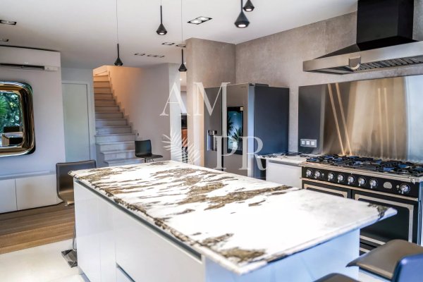 Luxury Villa in Le Cannet | 4 Bedroom Family Estate Near Cannes — photo 7