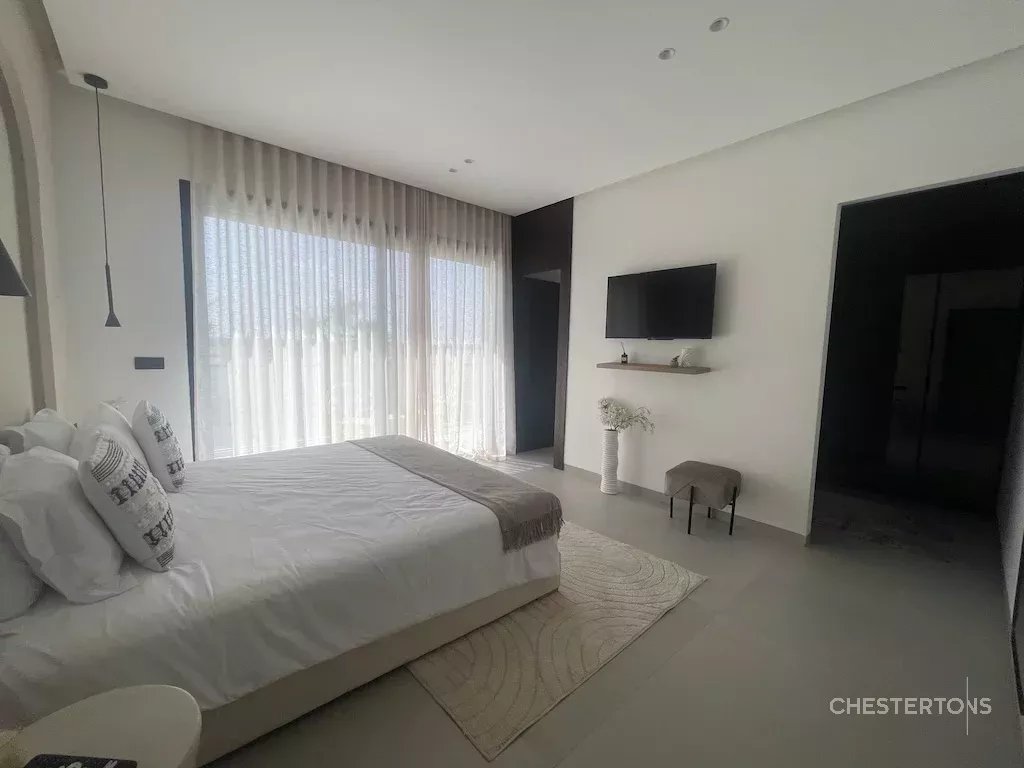  Image of Villa - 5 Bedrooms for Sale in Marrakech-Ménara-Marrakech-Morocco, Image 12