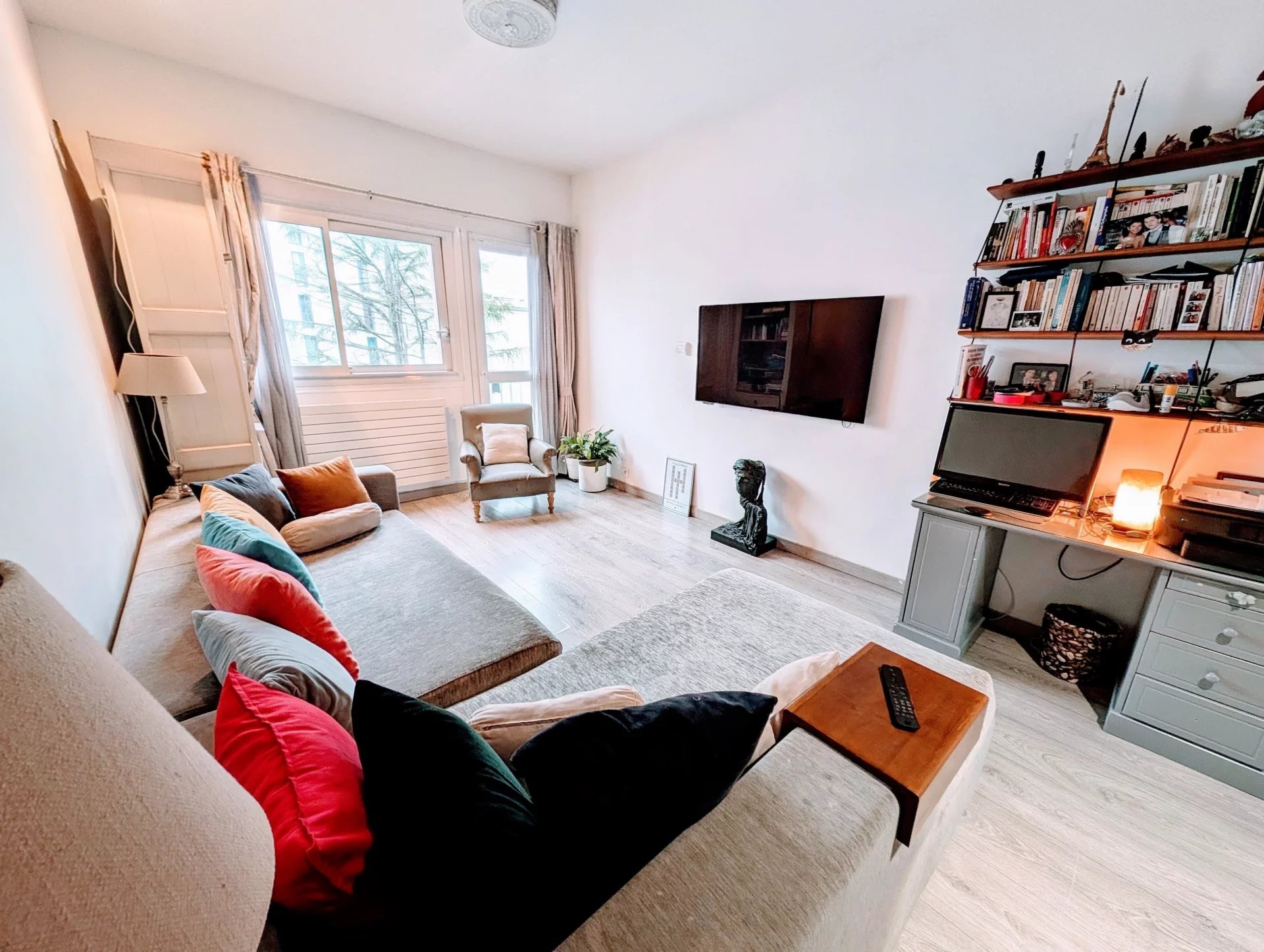 3 Pièces 57 m2 Mairie des LILAS - Image 1