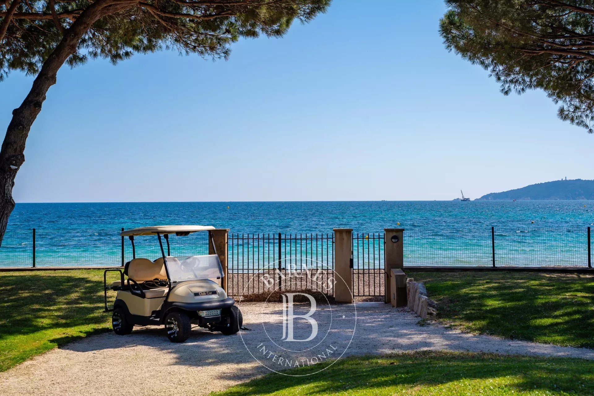 Дом Saint-Tropez