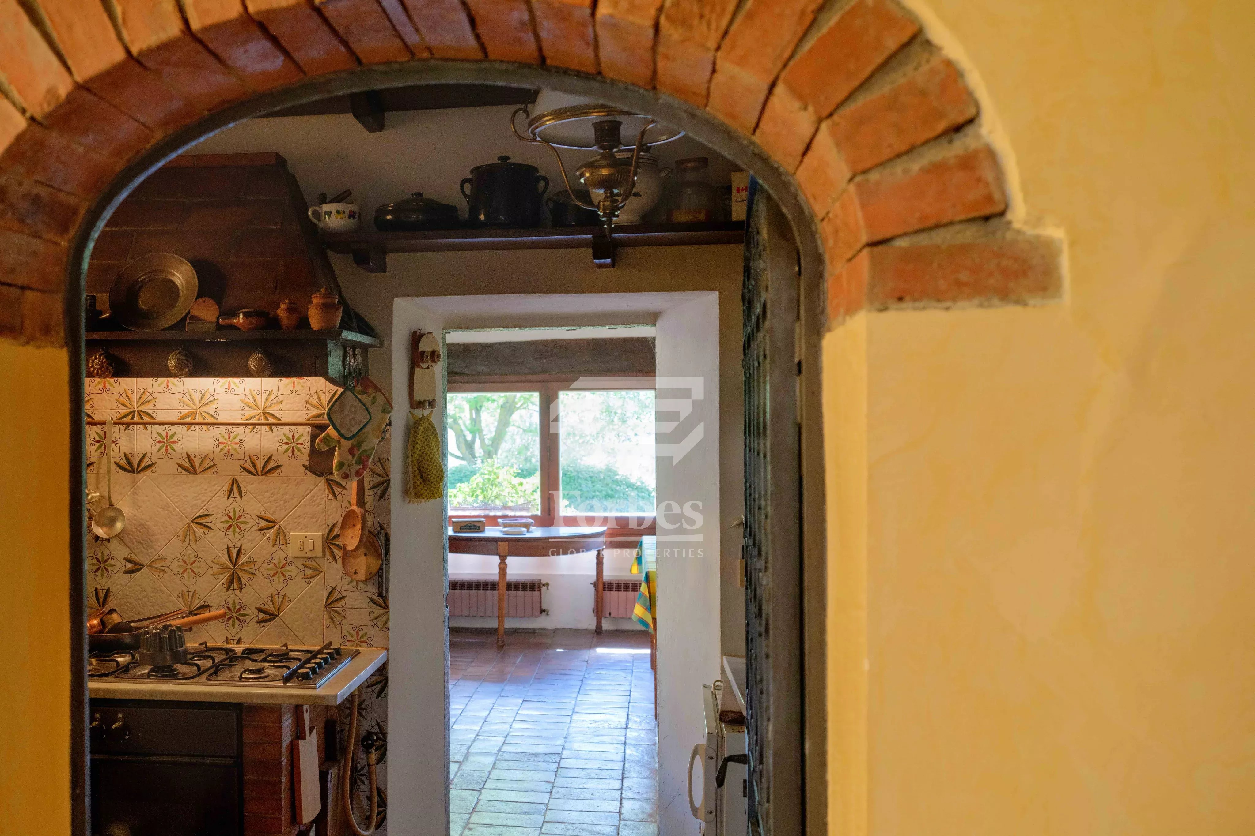 Farmhouse for sale in Tuscany, just minutes from Florence