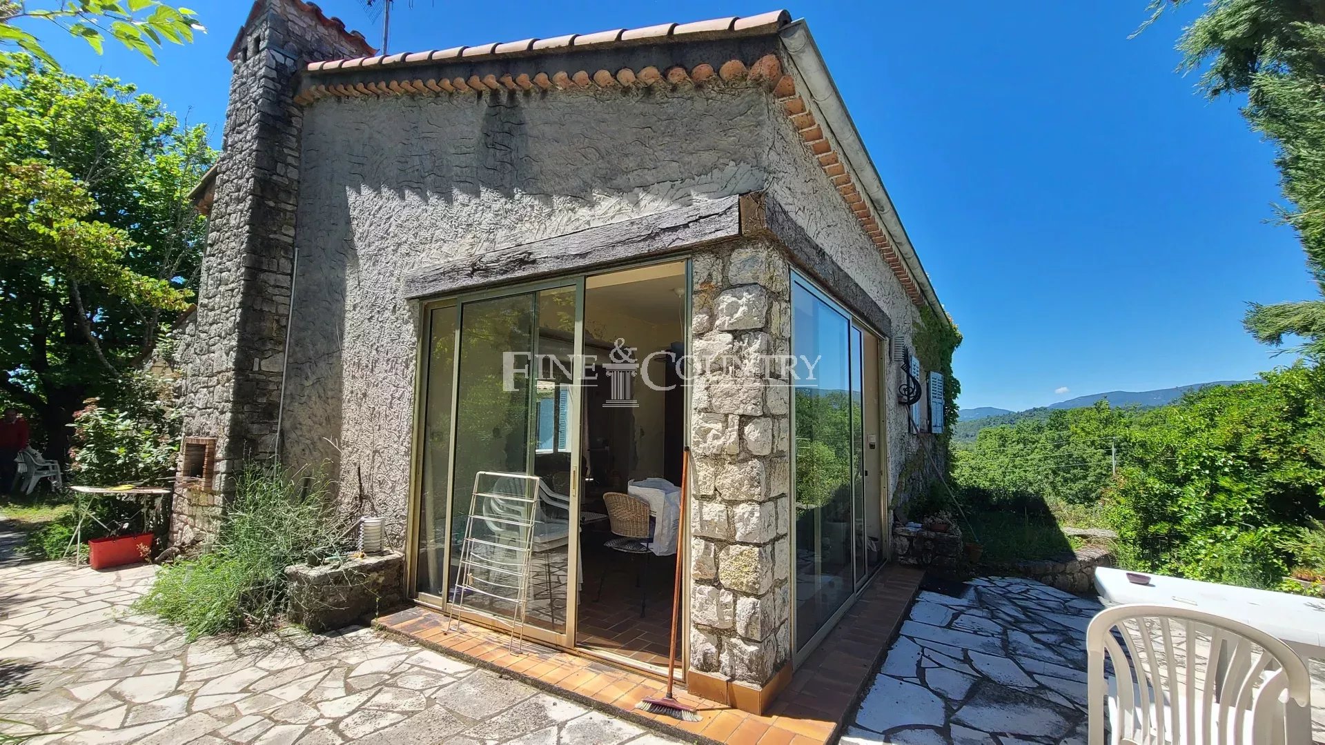 Photo of Villa For Sale in Montauroux for renovation