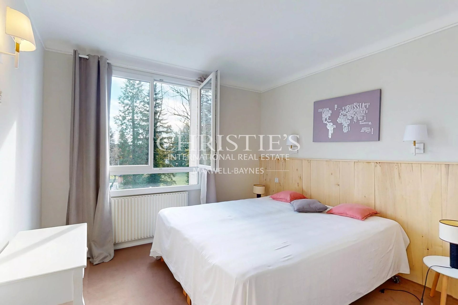 10 Bedroom Chateau's Image 31