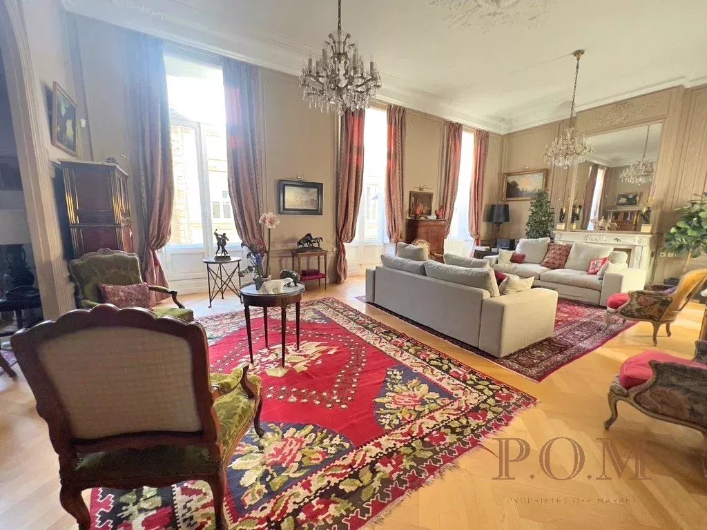 Appartement 5 pièces – Bordeaux centre