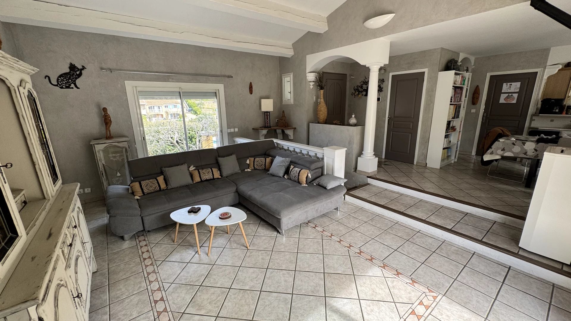 Villa avec piscine et garage