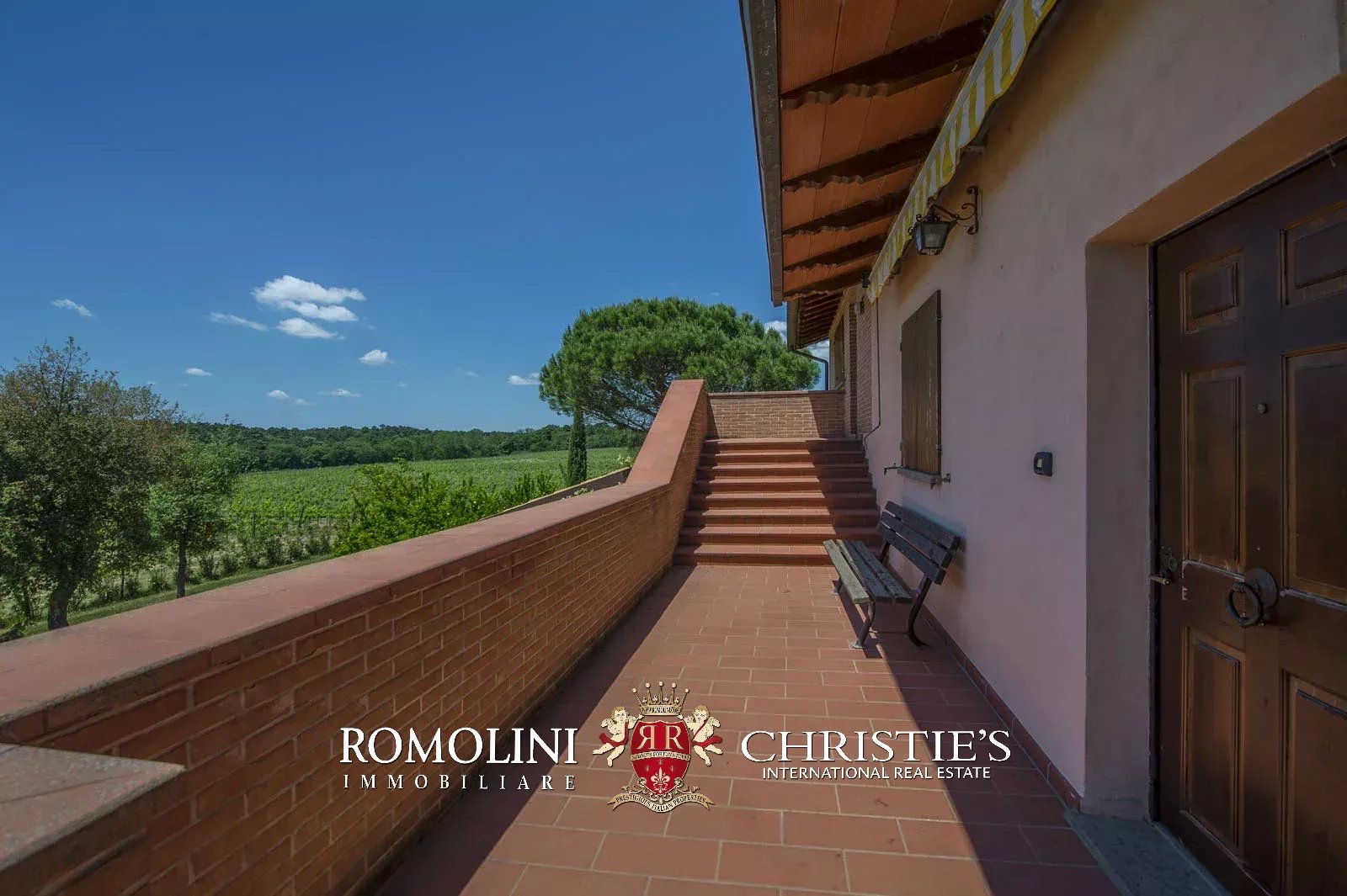 7 Bedroom Vineyard's Image 3