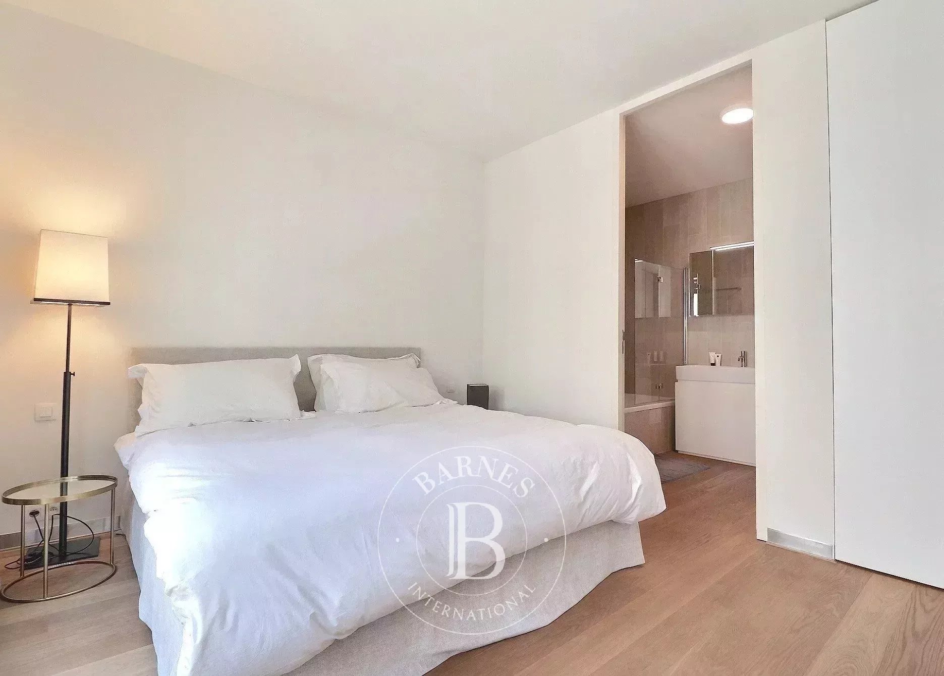Toison dOr - Penthouse 2ch meublé + terrasse + parking
