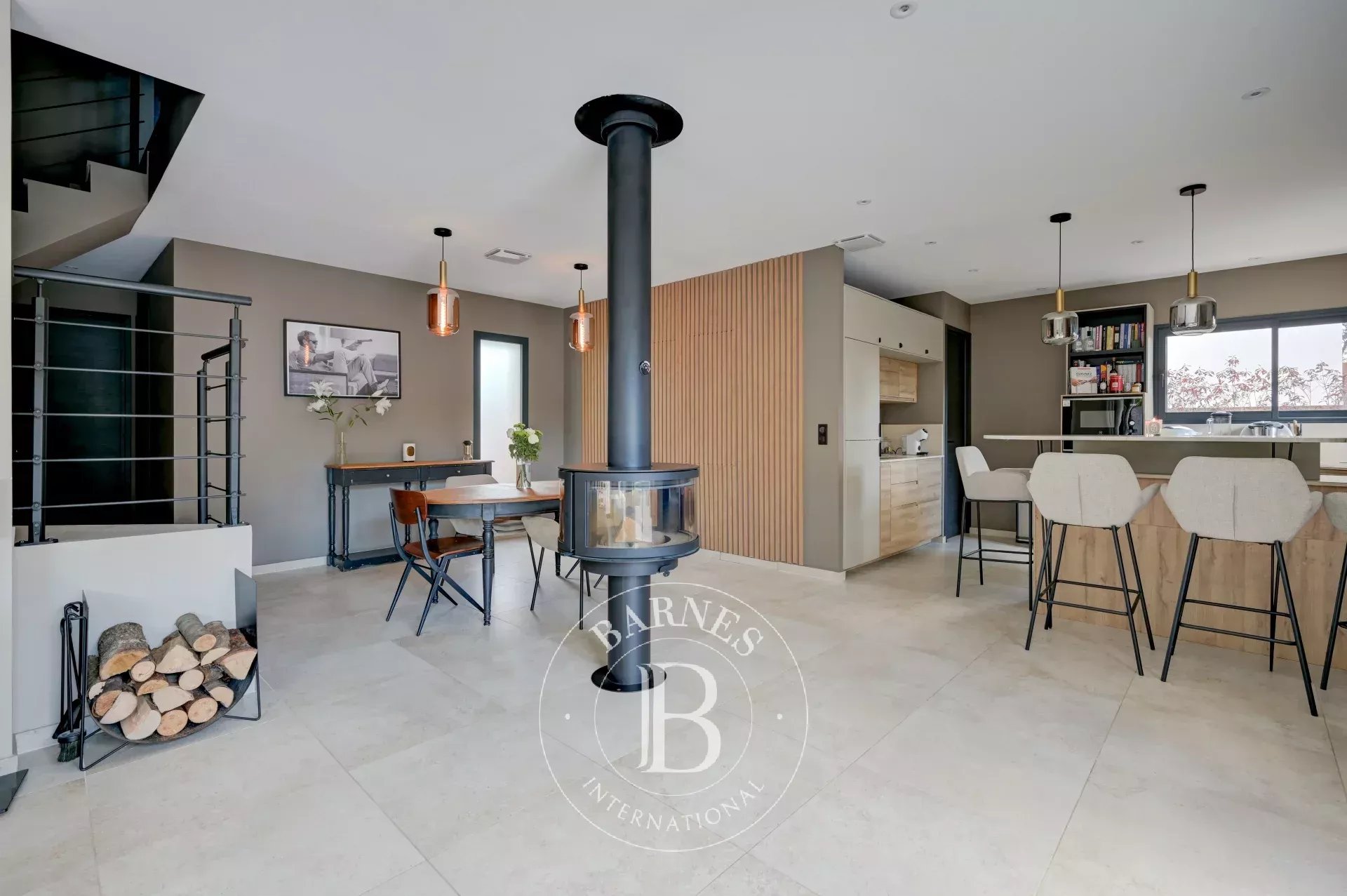 AIX EN PROVENCE - FULLY RENOVATED TOWNHOUSE 190 M² - 4 BEDROOMS - GARDEN - SWIMMING POOL - picture 6