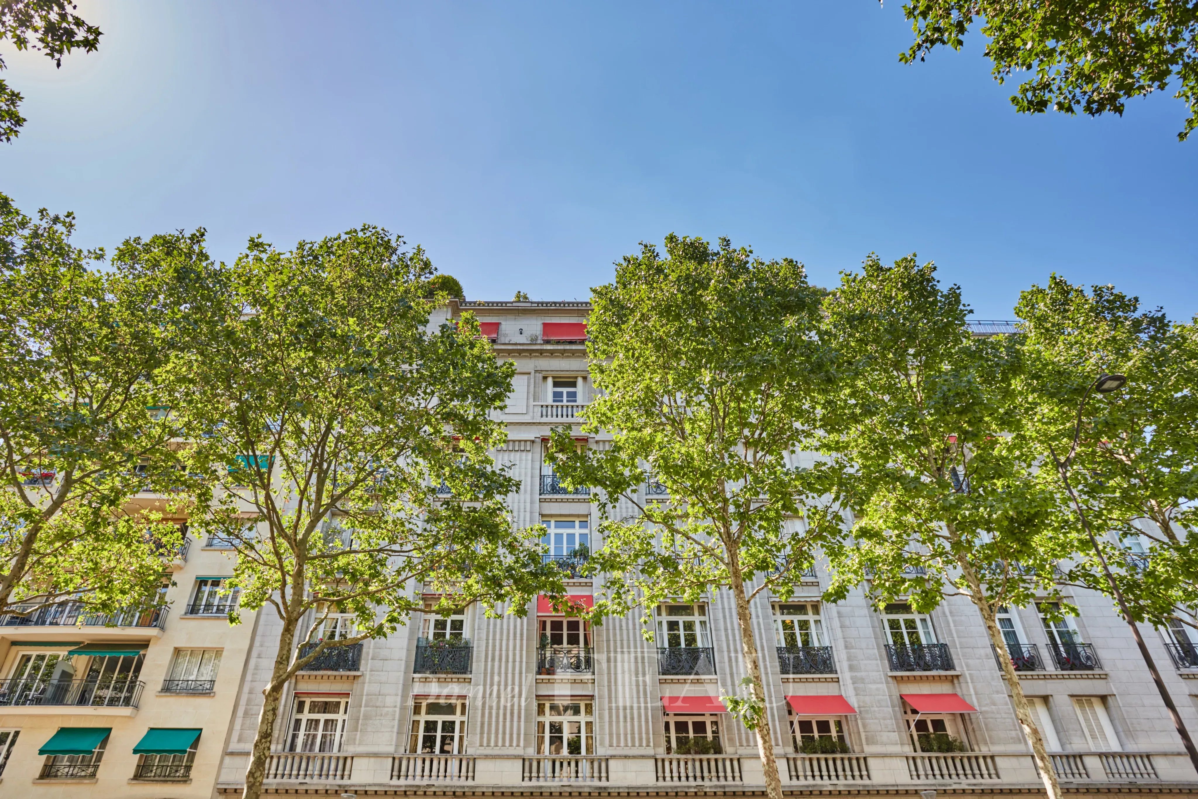 Sale Apartment Paris 7th