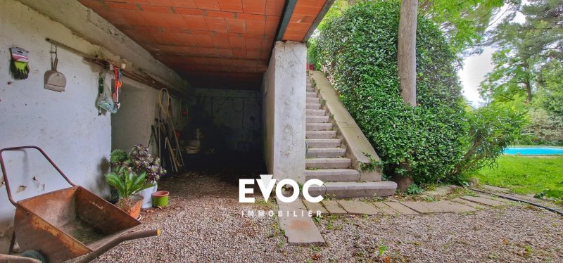 Photo 12 — Maison de maître XIXᵉ à vendre à Montbazin – 185 m², chai, piscine, jardin et dépendances
