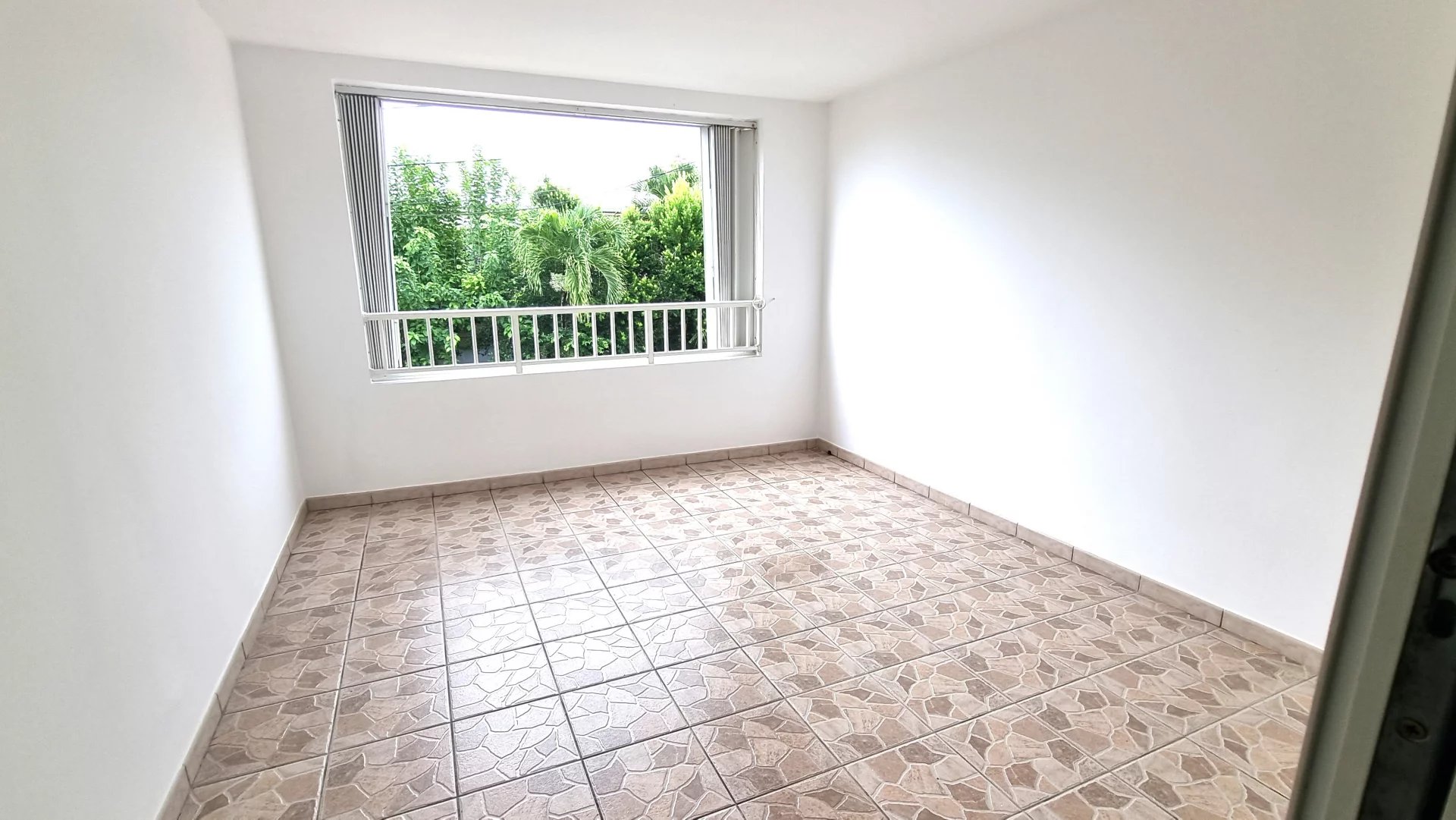 3. ILETS / ANSE MITAN  APPARTEMENT T3 AVEC DOUBLE GARAGE