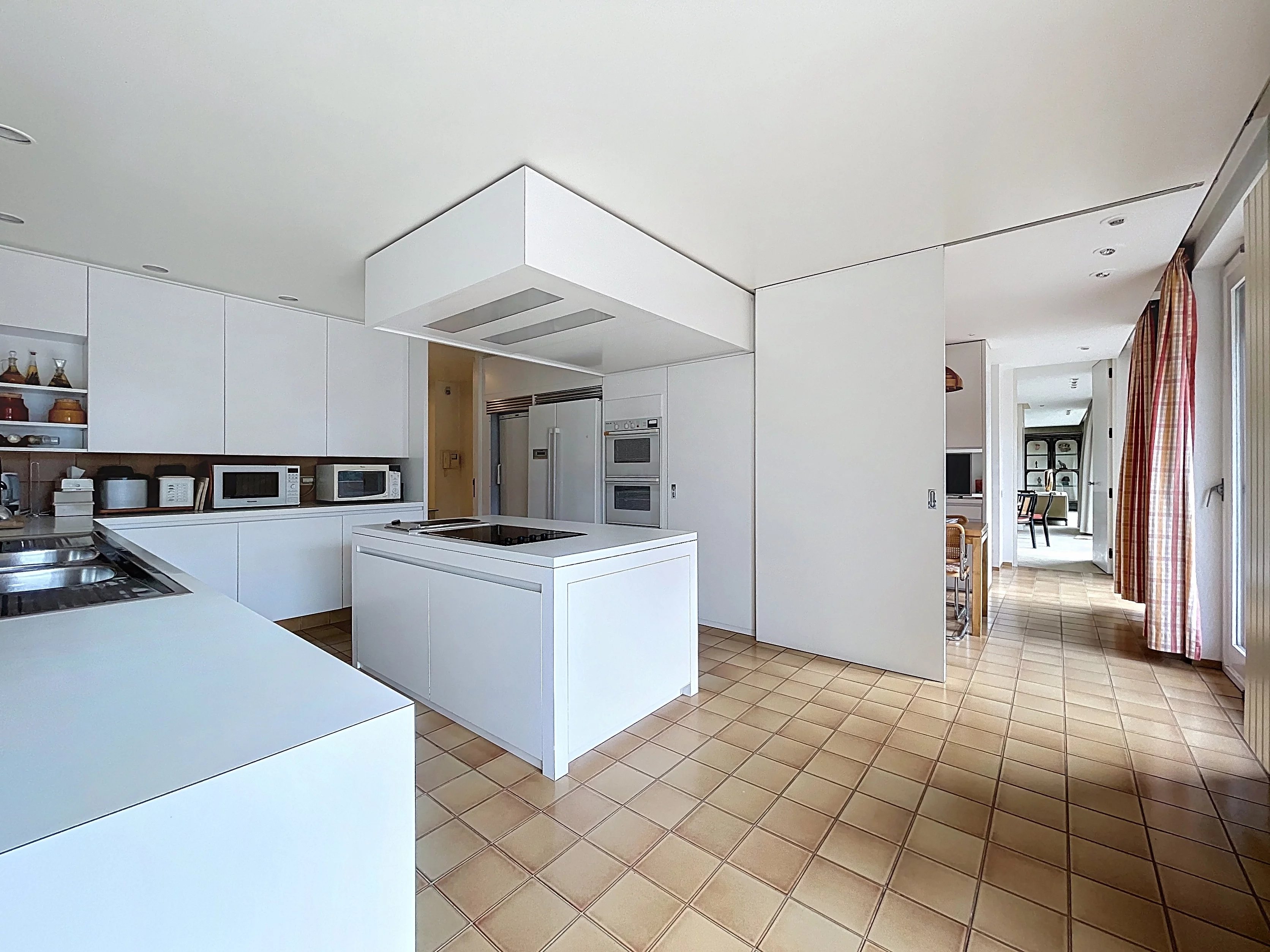 Montjoie -Marc Corbiau prestige apartment, tree-view terraces