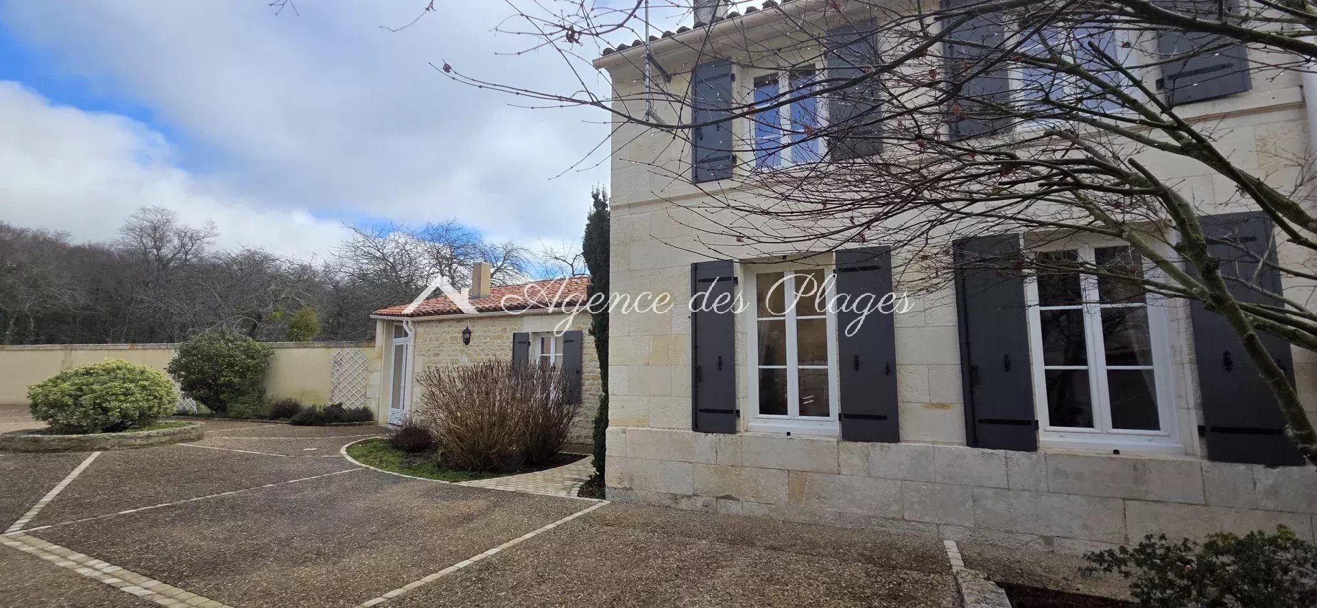 Agence immobilière de 