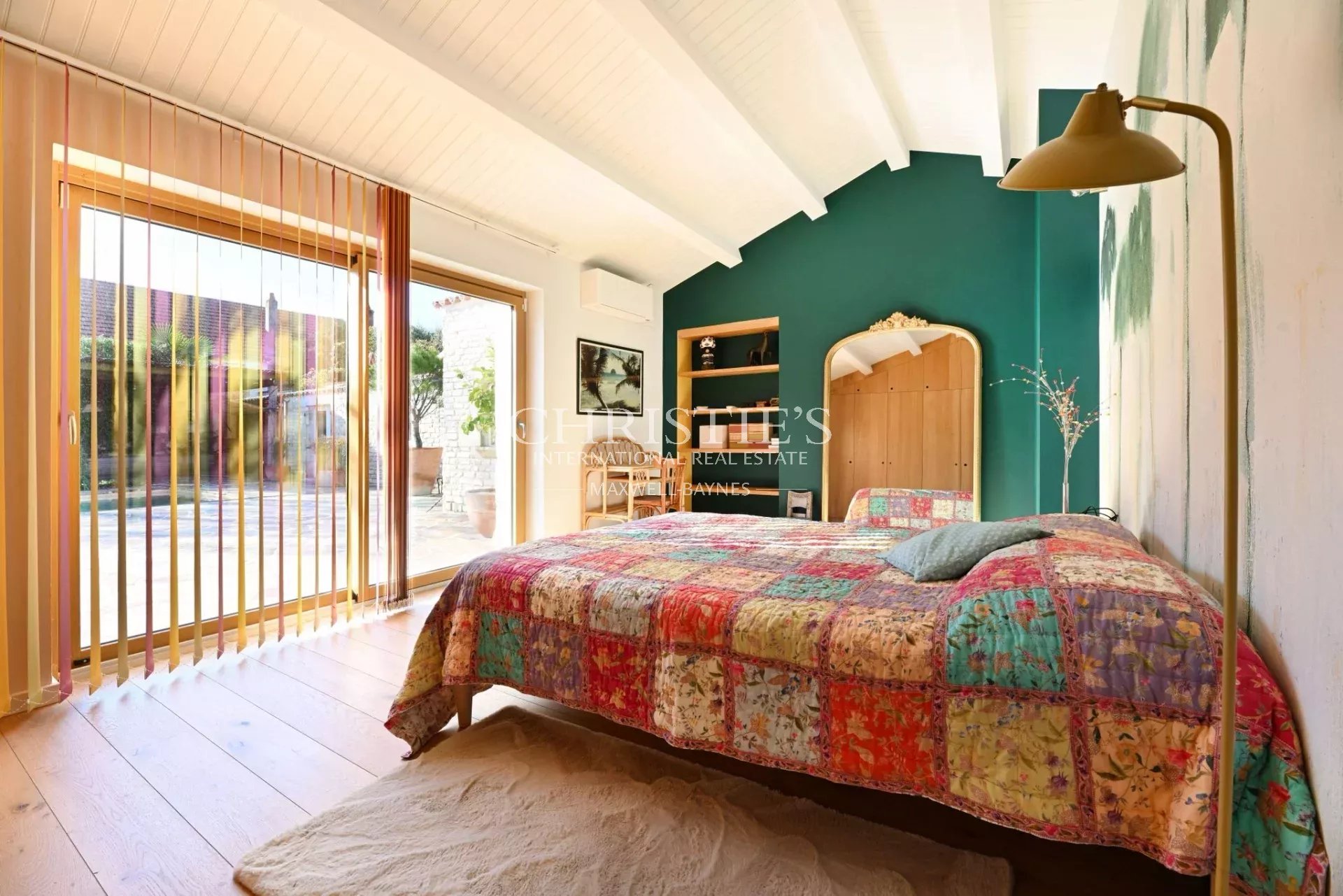 11 Bedroom Villa/Townhouse's Image 11
