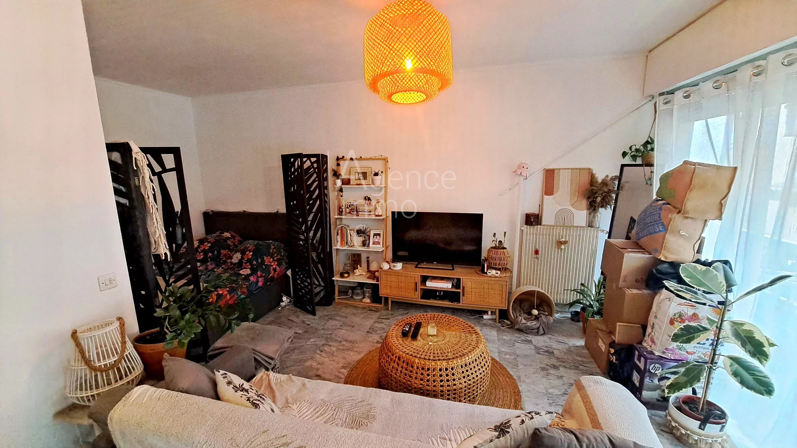 Le Cannet A louer Studio avec coin nuit cave et parking