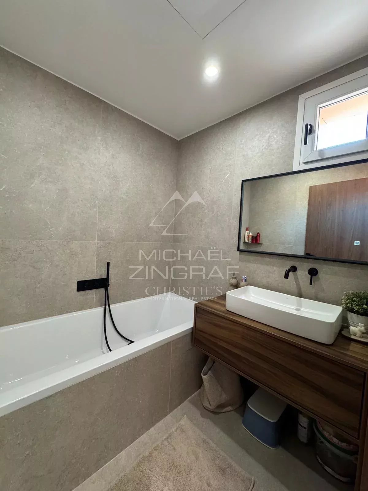 2 Bedroom Apartment/Flat's Image 8