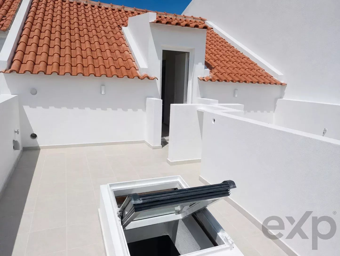 Fully refurbished 2-bedroom villa in the historic area of Montijo 85949201 image 1