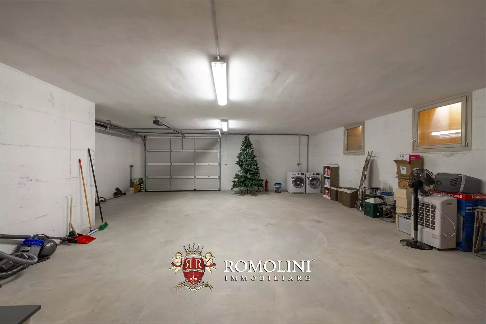 4 Bedroom Villa/Townhouse's Image 46