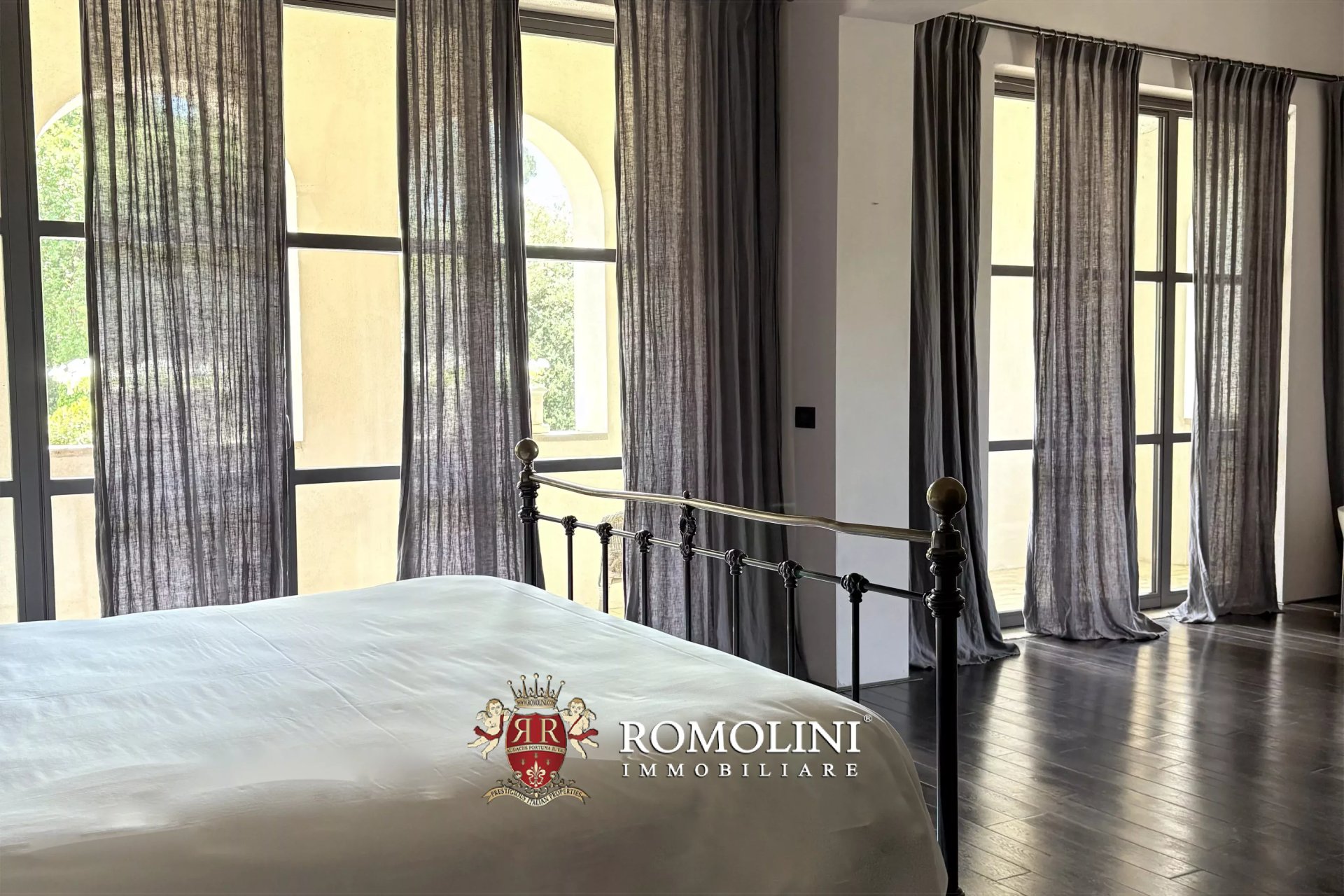 7 Bedroom Villa/Townhouse's Image 21