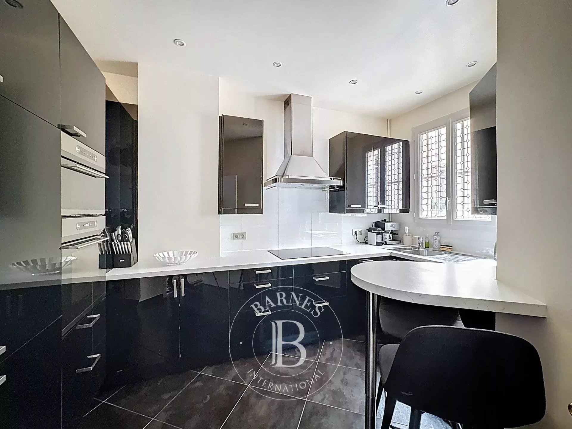 Daire Paris 8ème - picture 8