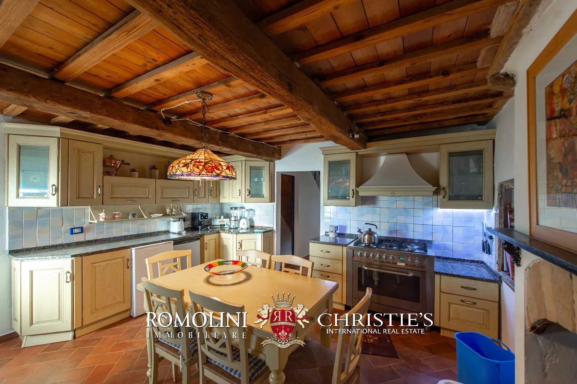 6 Bedroom Villa/Townhouse's Image 7