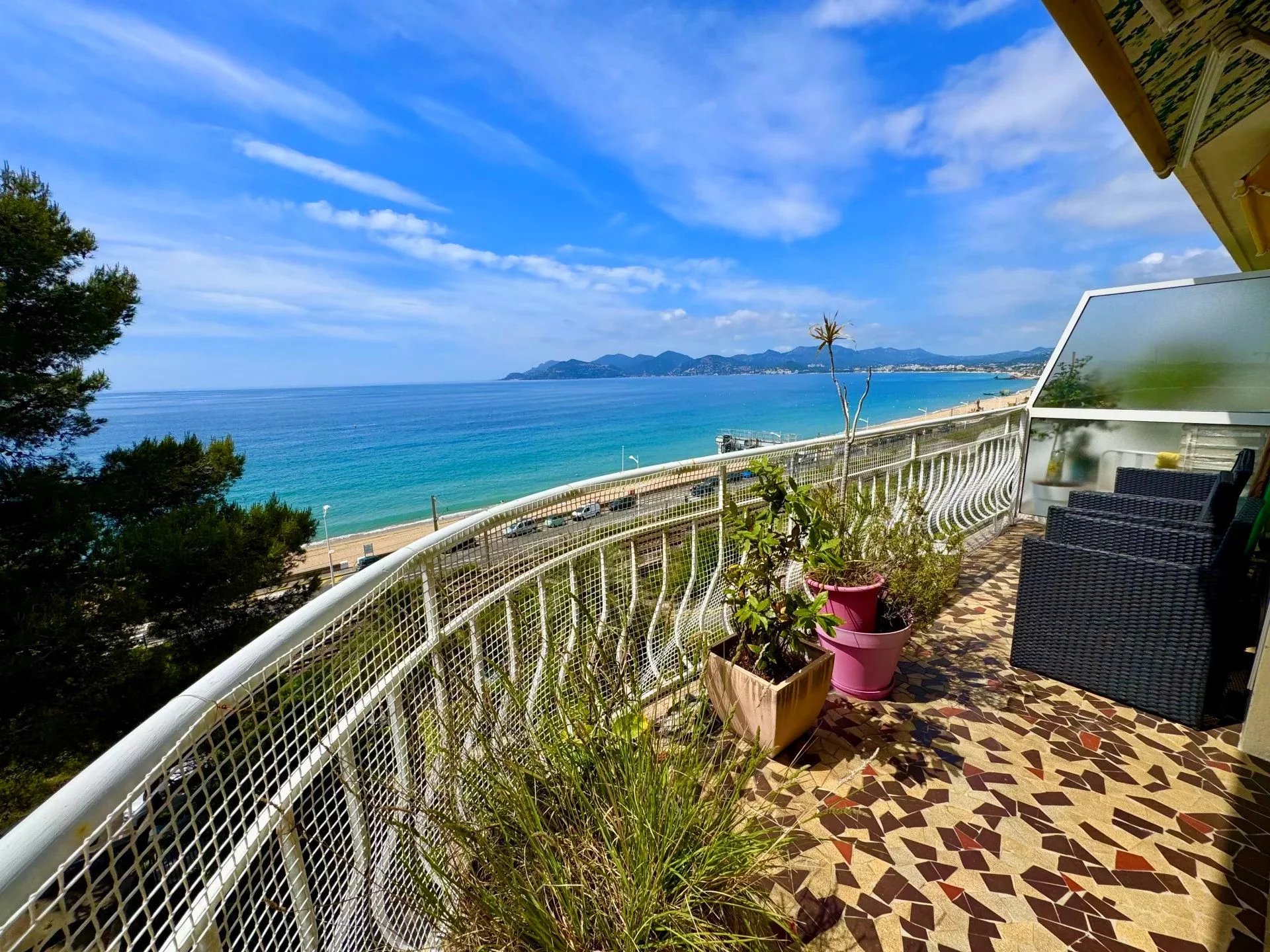 29 / 5 000 Cannes in vendita 3 locali vista mare