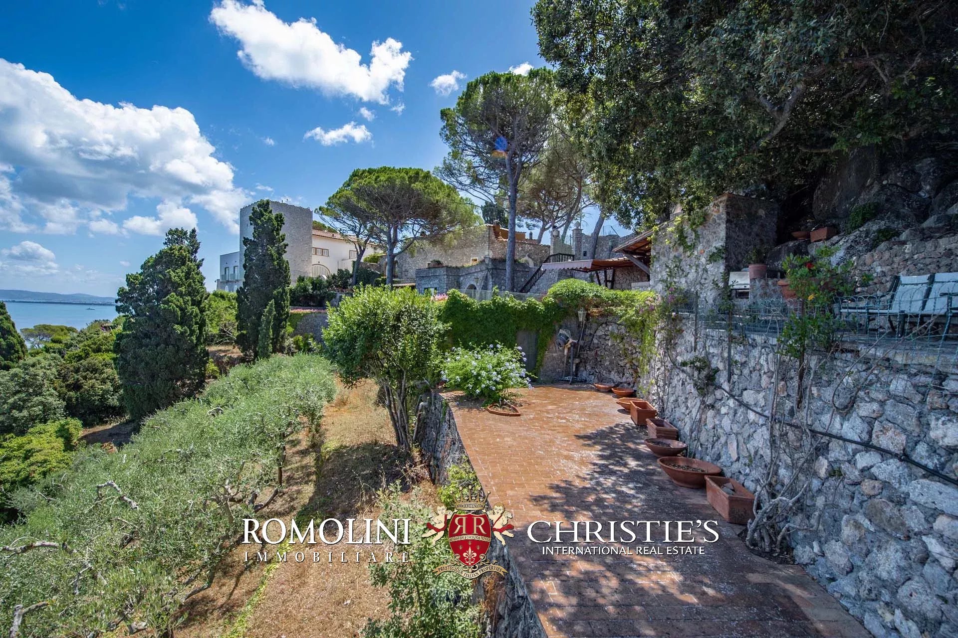 4 Bedroom Villa/Townhouse's Image 13