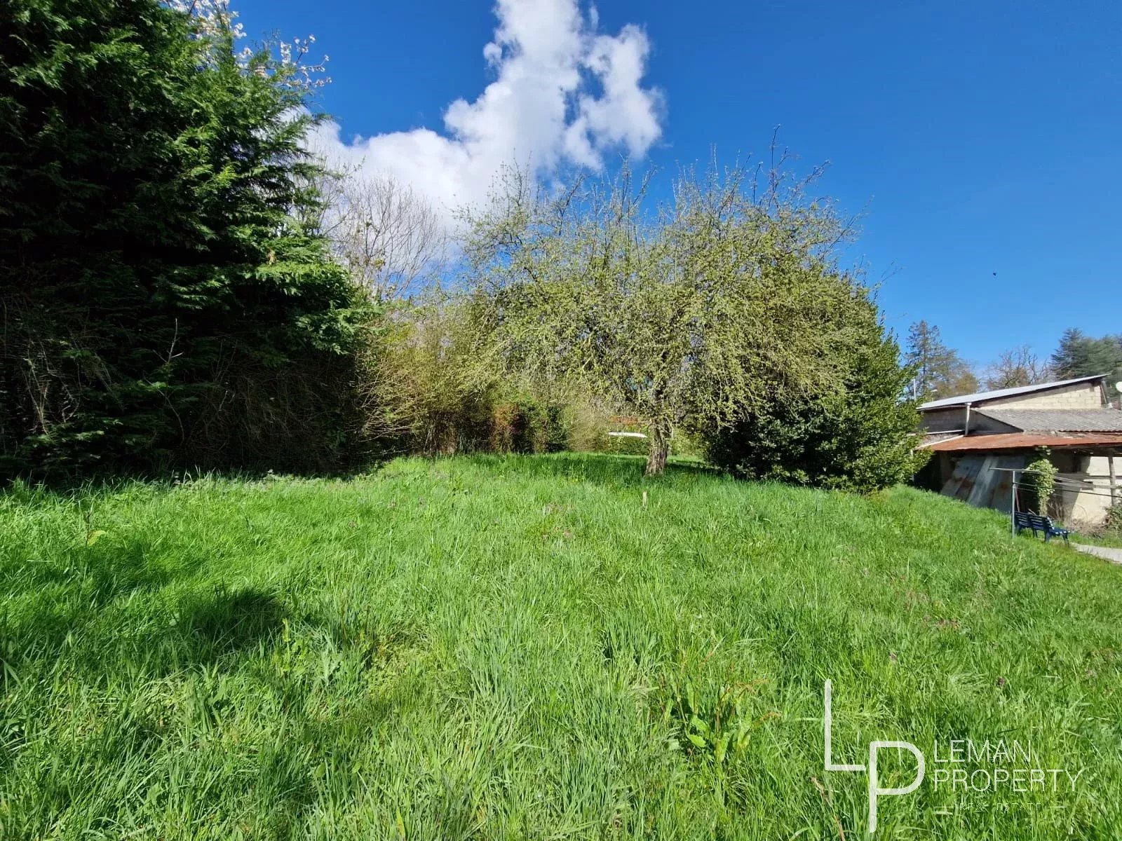 Vente de terrain d'une surface de 1520 m2 Vente de terrain d'une surface de 1520 m2