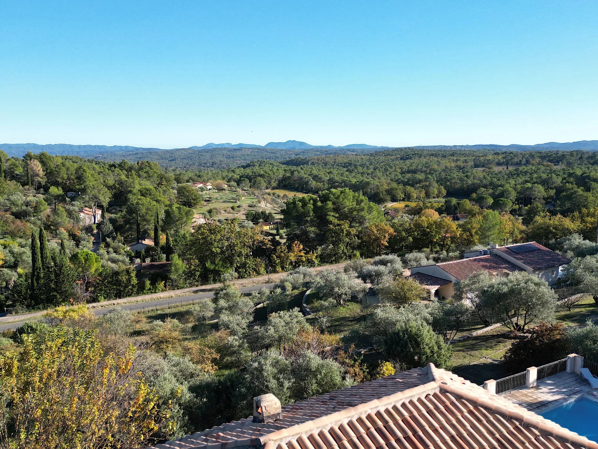 Villa with nice view and independent studio - Seillans