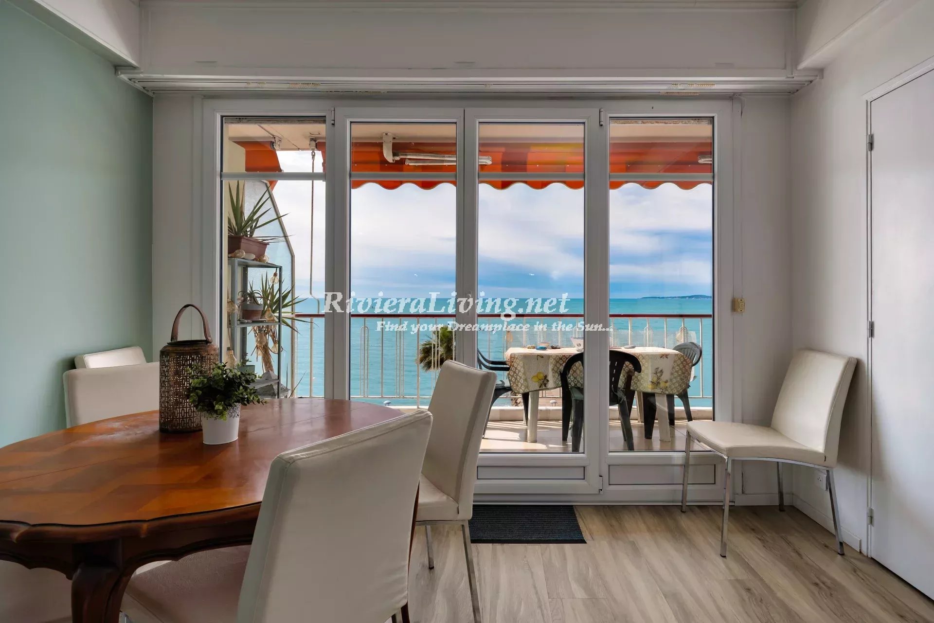 CROS DE CAGNES - 2/3 PIECES EN FRONT DE MER