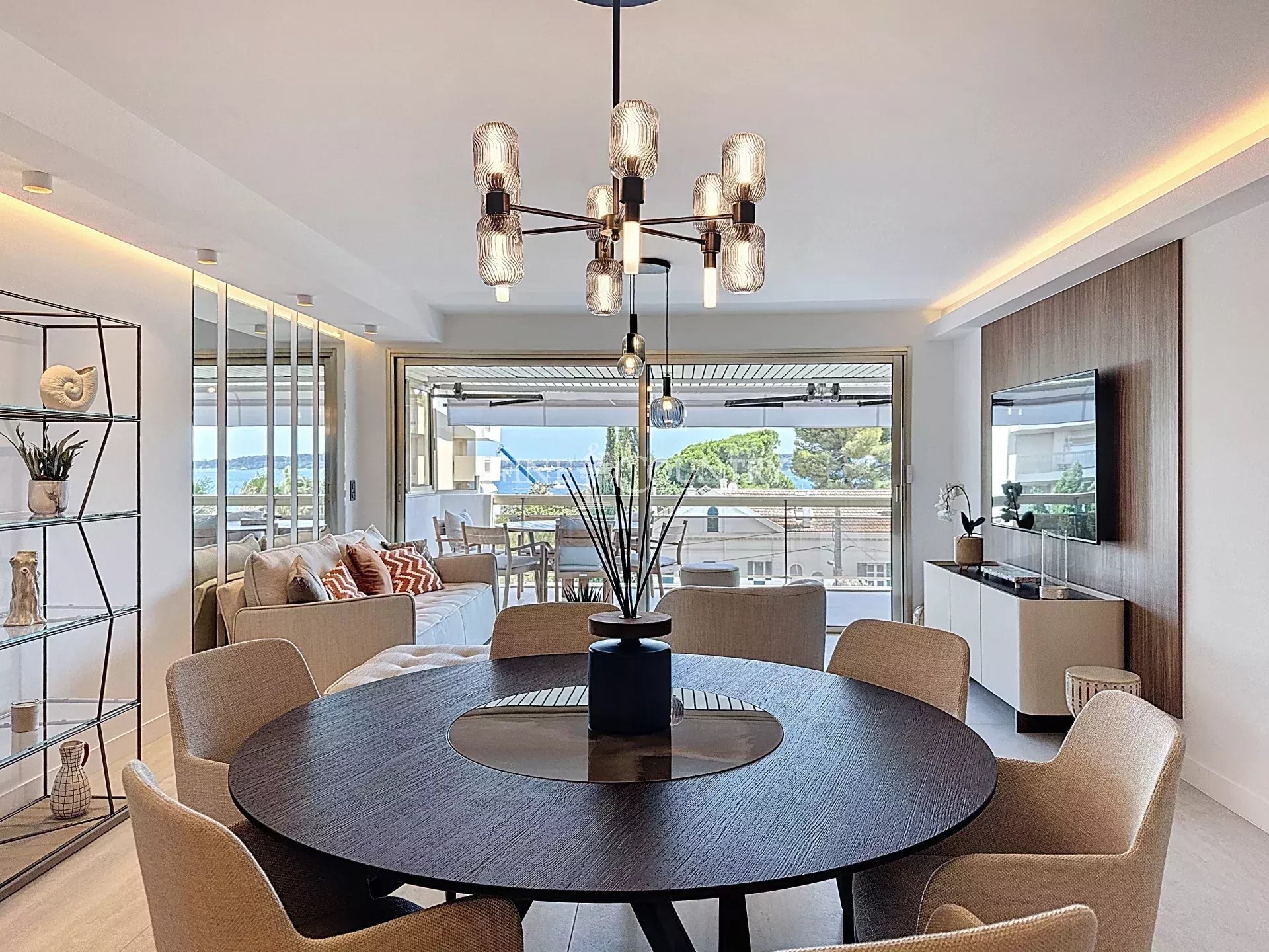 Photo of 3 BEDROOM APPARTEMENT  CANNES PALM BEACH