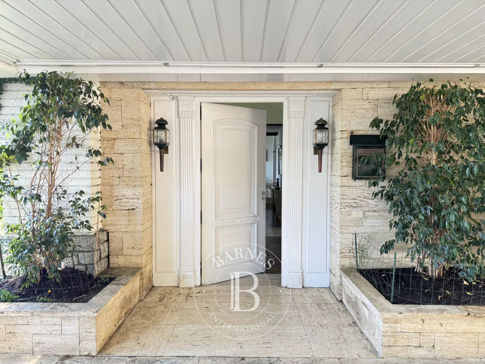 Ev Cabrils - picture 22