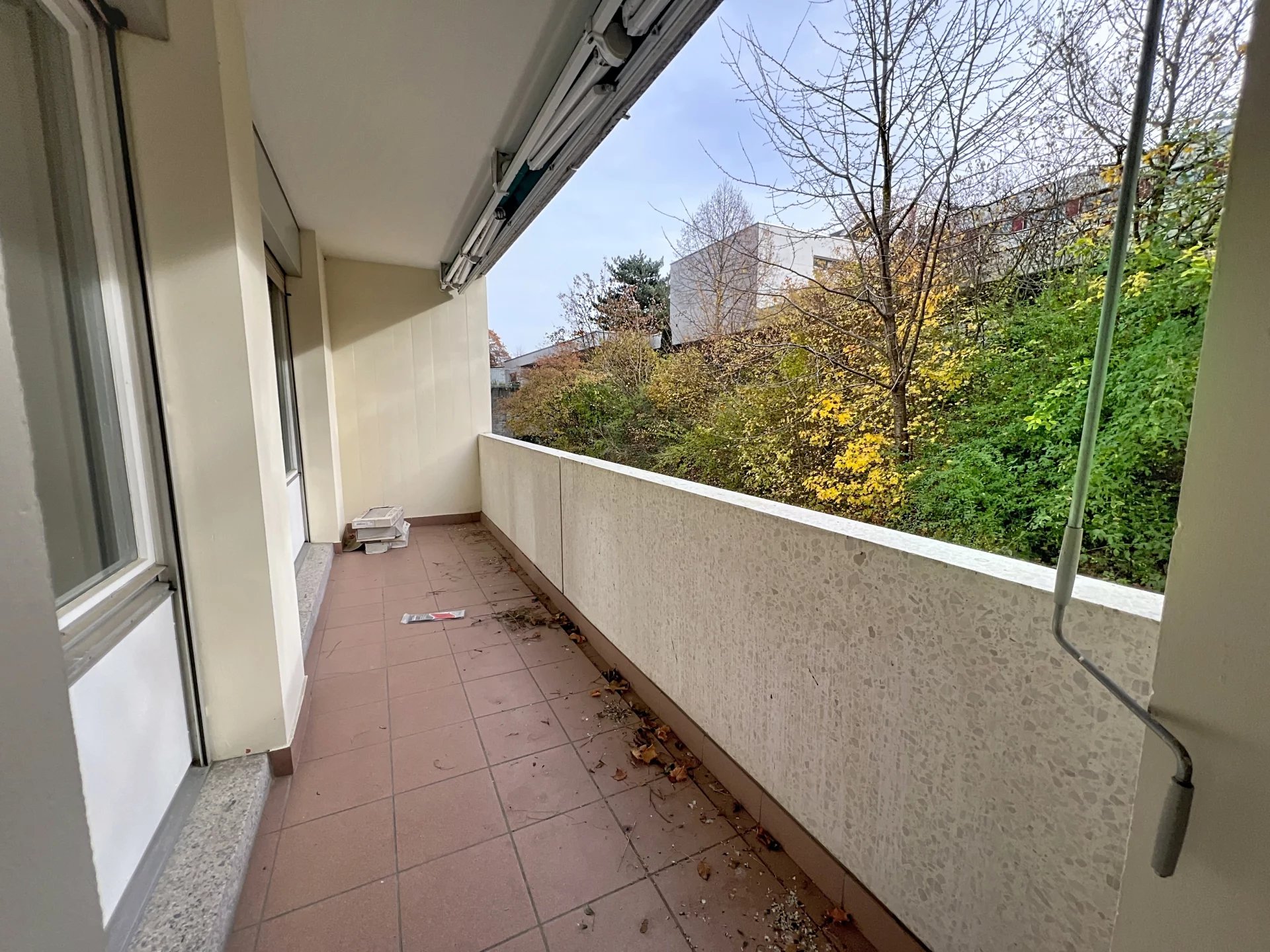 Appartement rénové 3 pièces (possible 4)