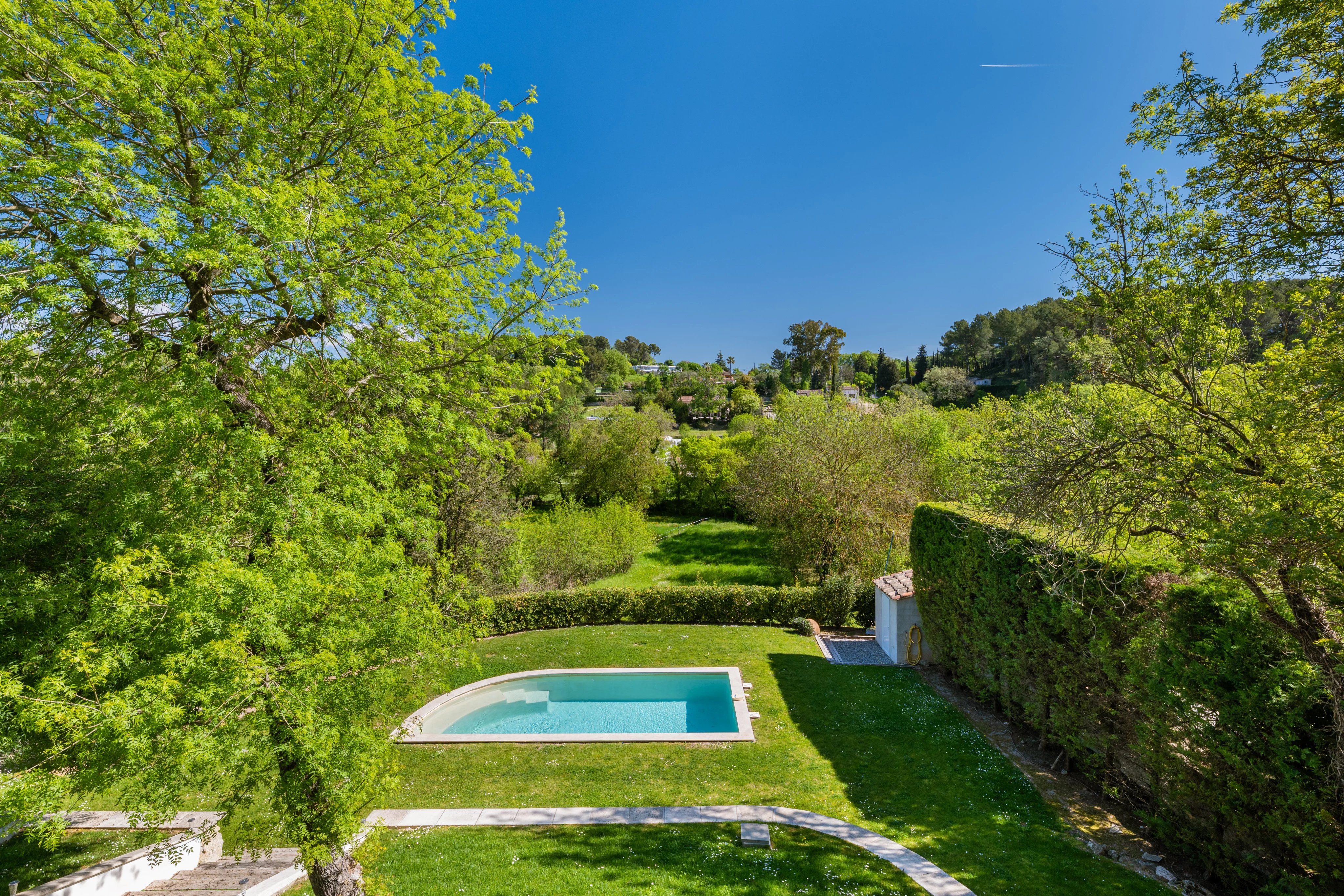 Absolute peace and quiet, close to the village of Plascassier