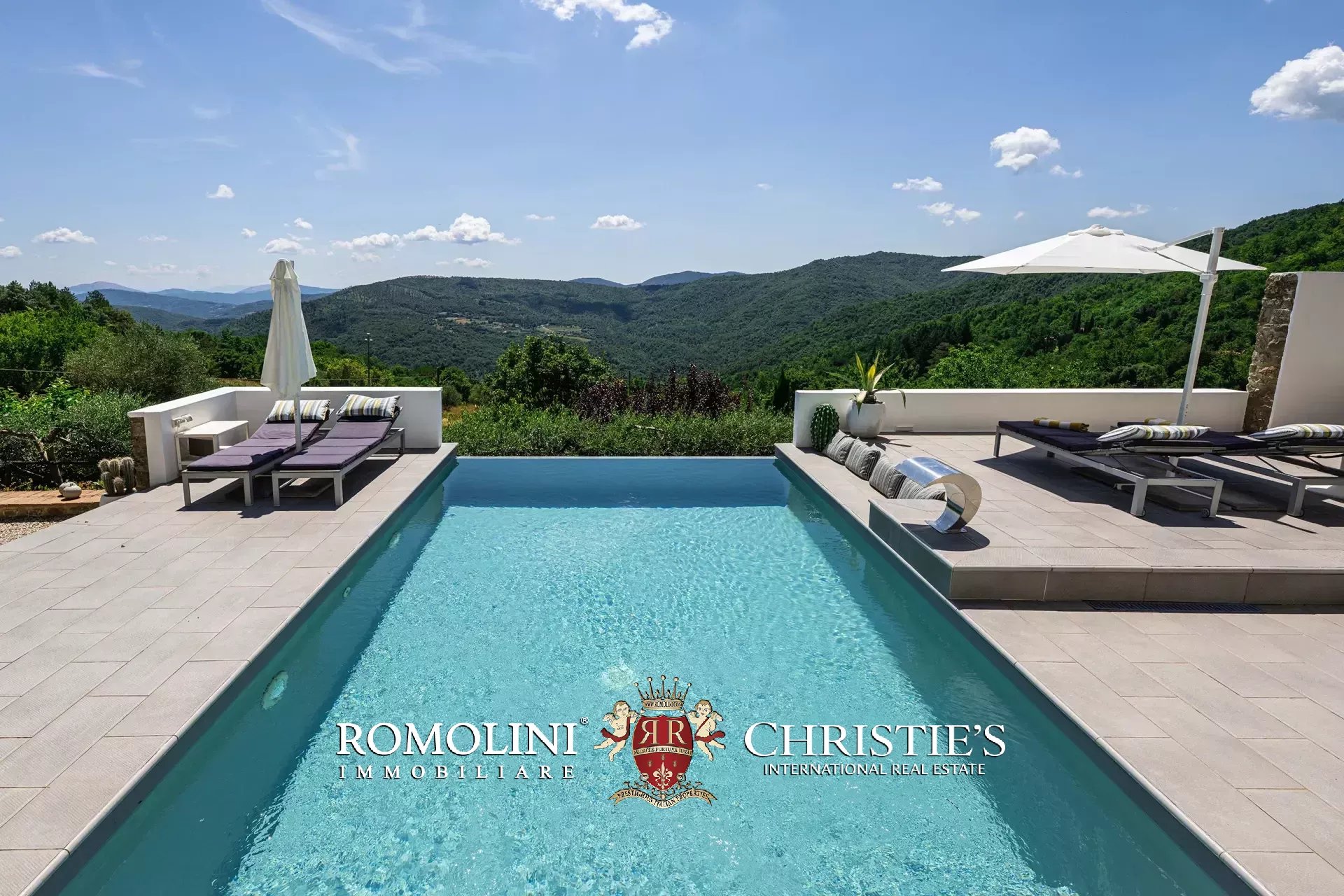 6 Bedroom Villa/Townhouse's Image 12