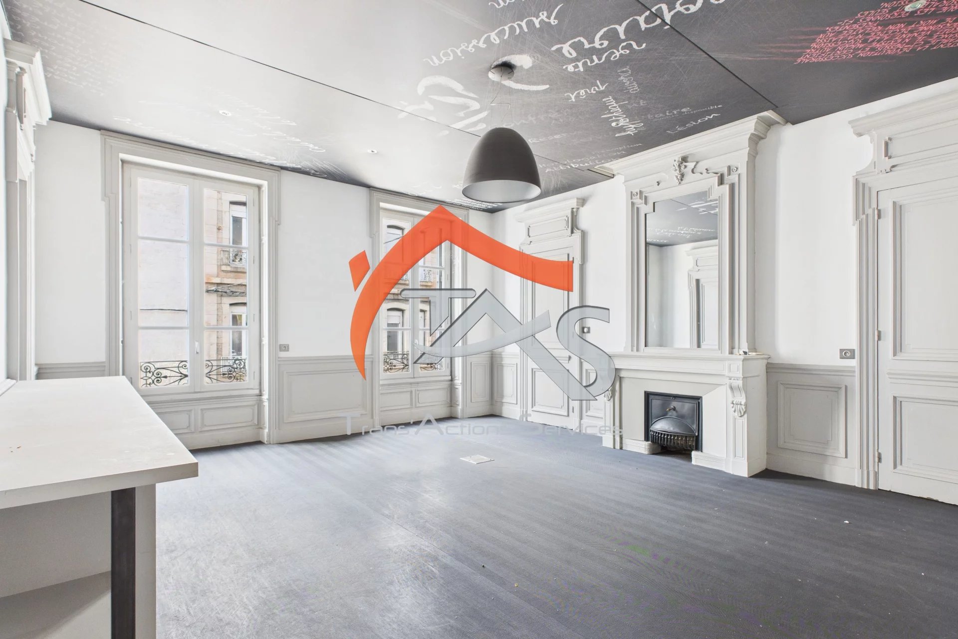 Plateau de 143 m² - Photo 4