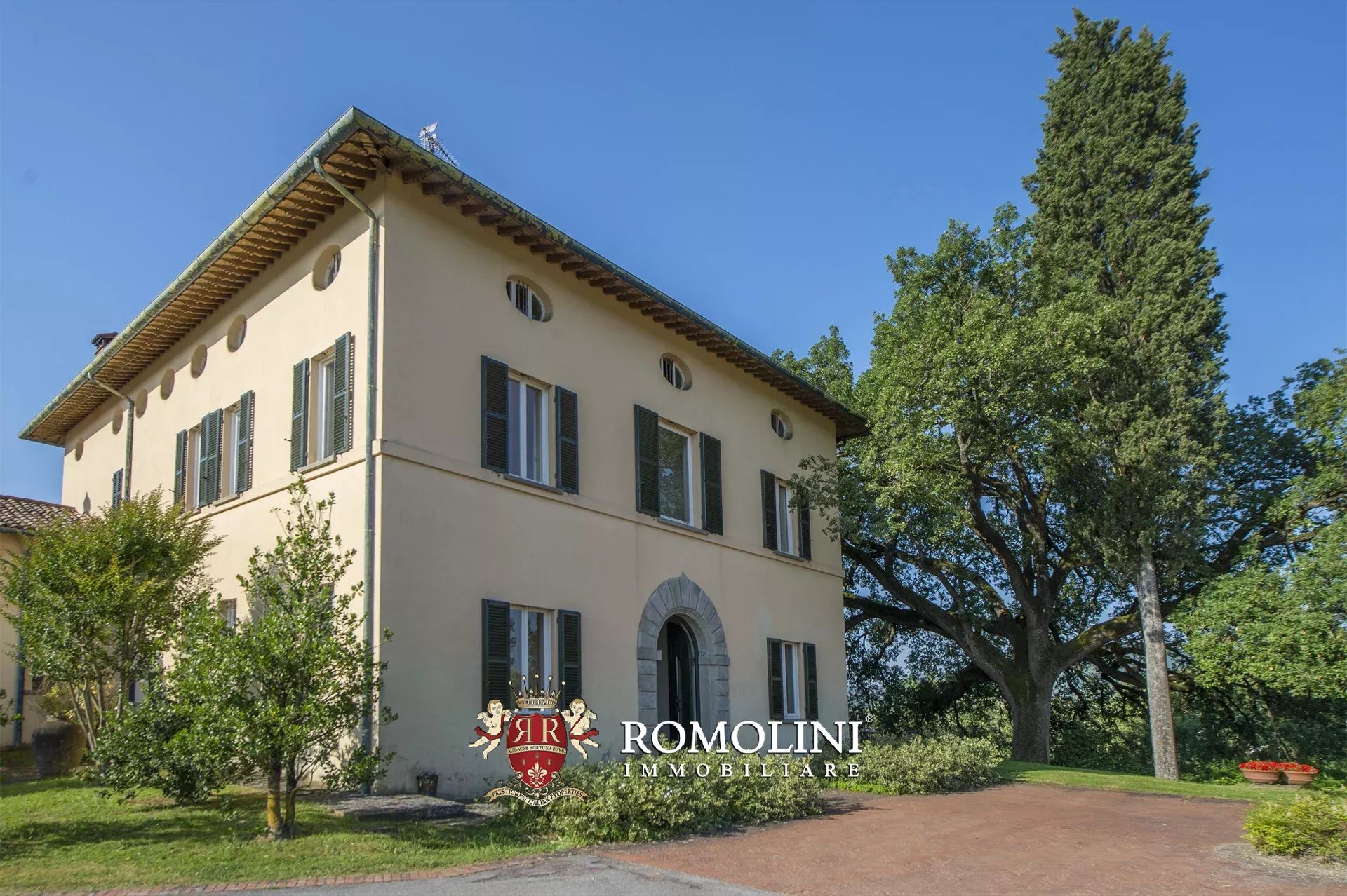 10 Bedroom Villa/Townhouse's Image 11