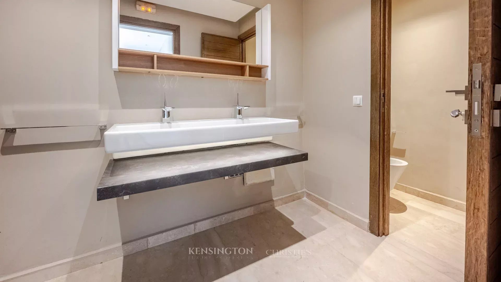 4 Bedroom Villa/Townhouse's Image 10