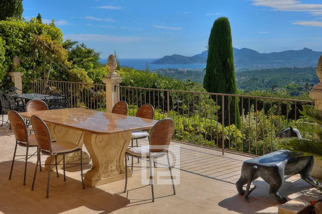 Villa for sale in Mougins — Luxury Sea View Villa in Mougins | Prestigious Family Estate for Sale